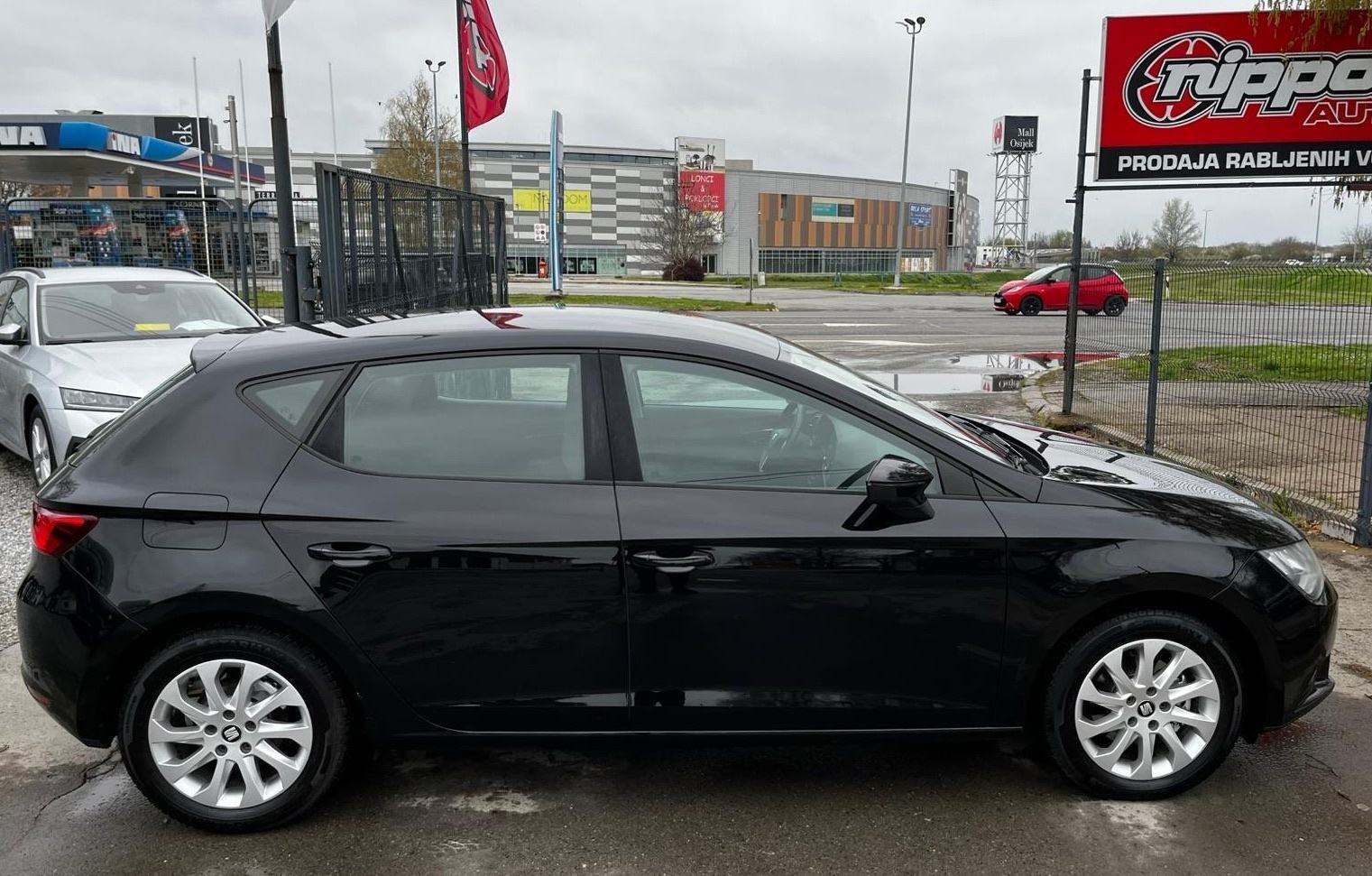 Seat Leon 1,6 TDI KLIMA - TEMPOMAT - AUTOKREDIT, fotografija 6