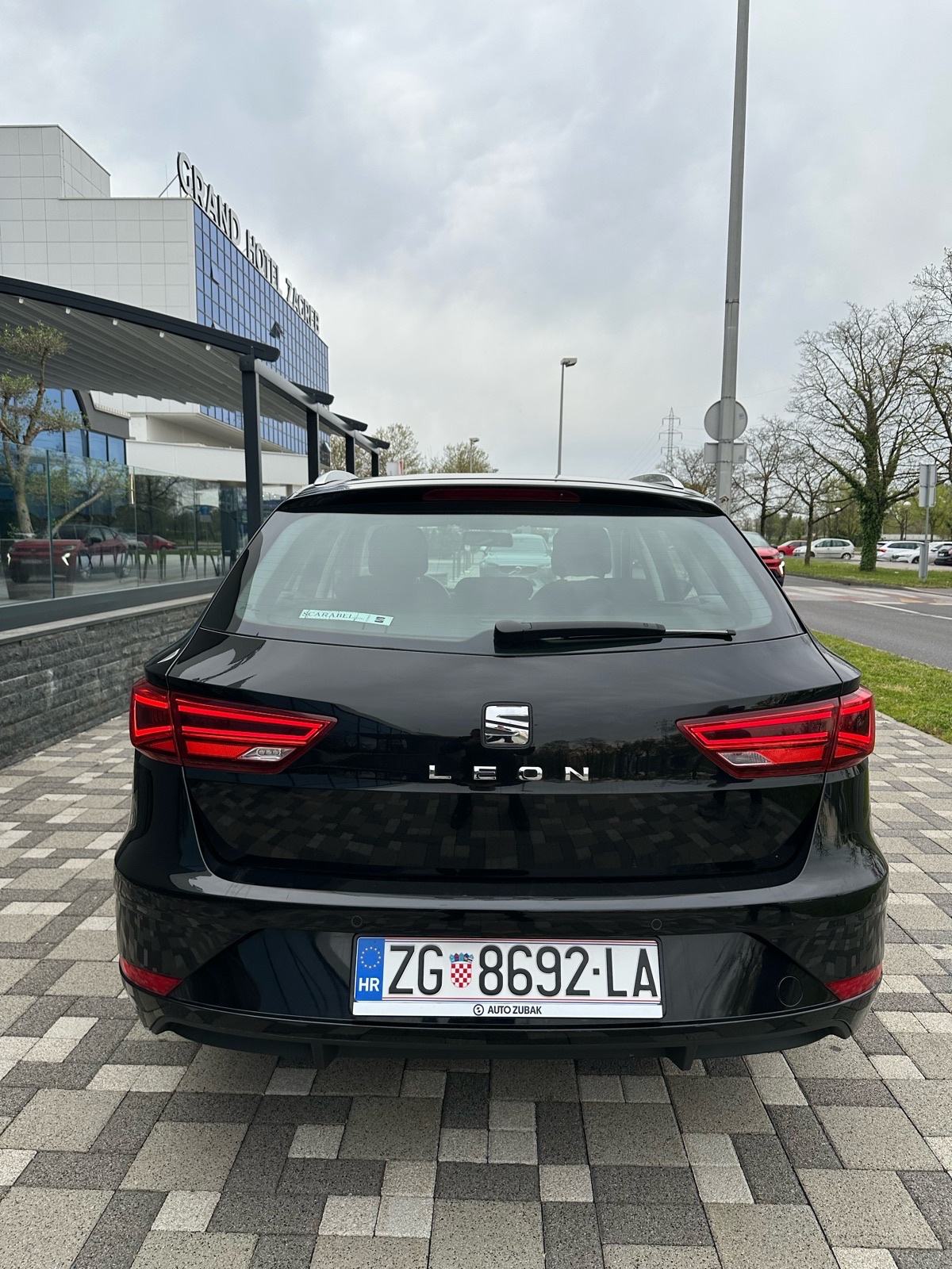 Seat Leon 1,6 TDI AUTOMATIC kao nov reg 1 g JAMATVO 12mj, fotografija 10
