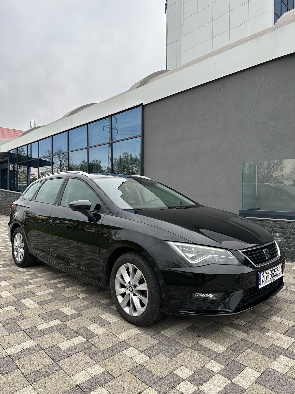 Seat Leon 1,6 TDI AUTOMATIC kao nov reg 1 g JAMATVO 12mj, fotografija 12