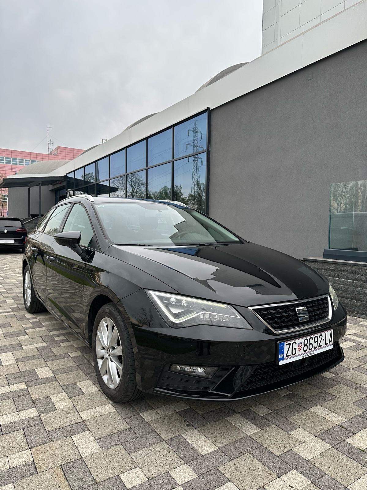 Seat Leon 1,6 TDI AUTOMATIC kao nov reg 1 g JAMATVO 12mj, fotografija 15
