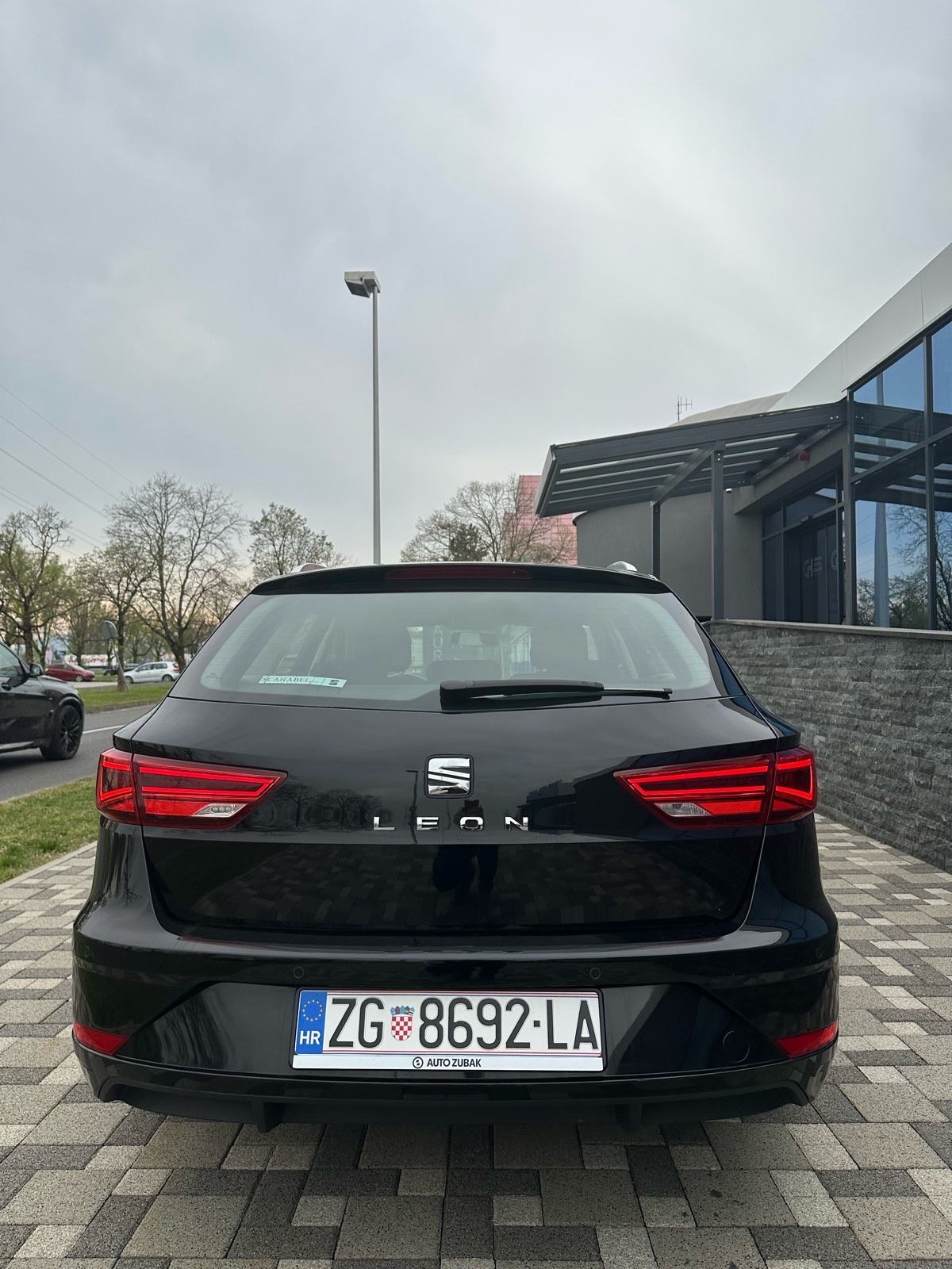 Seat Leon 1,6 TDI AUTOMATIC kao nov reg 1 g JAMATVO 12mj, fotografija 6