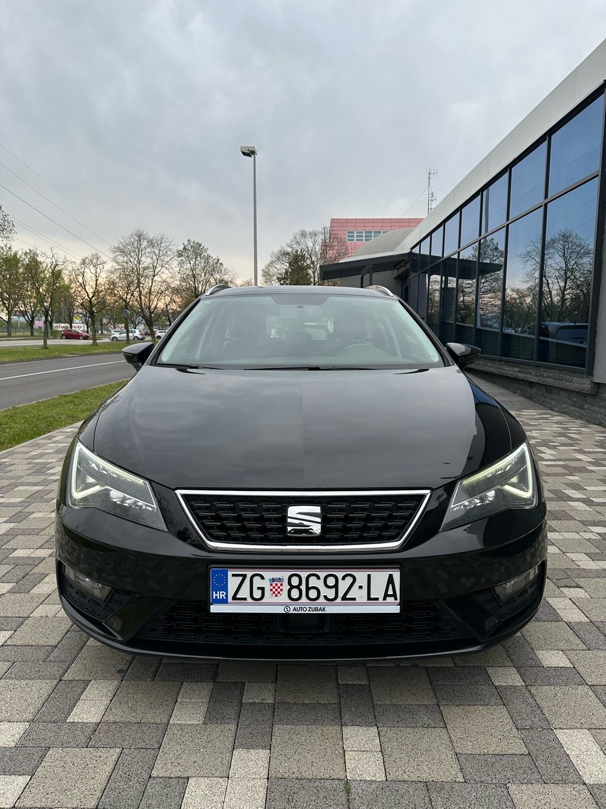 Seat Leon 1,6 TDI AUTOMATIC kao nov reg 1 g JAMATVO 12mj, fotografija 16