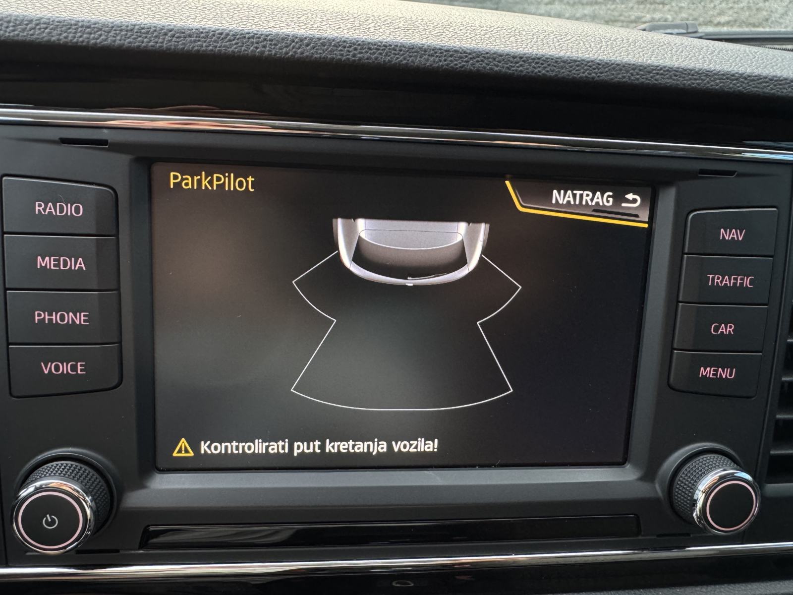 AkcijaSeat Leon ST 1,6 TDI DSG-EURO 6 -V SERVIS - FR FELGE - REG 04/27, fotografija 19