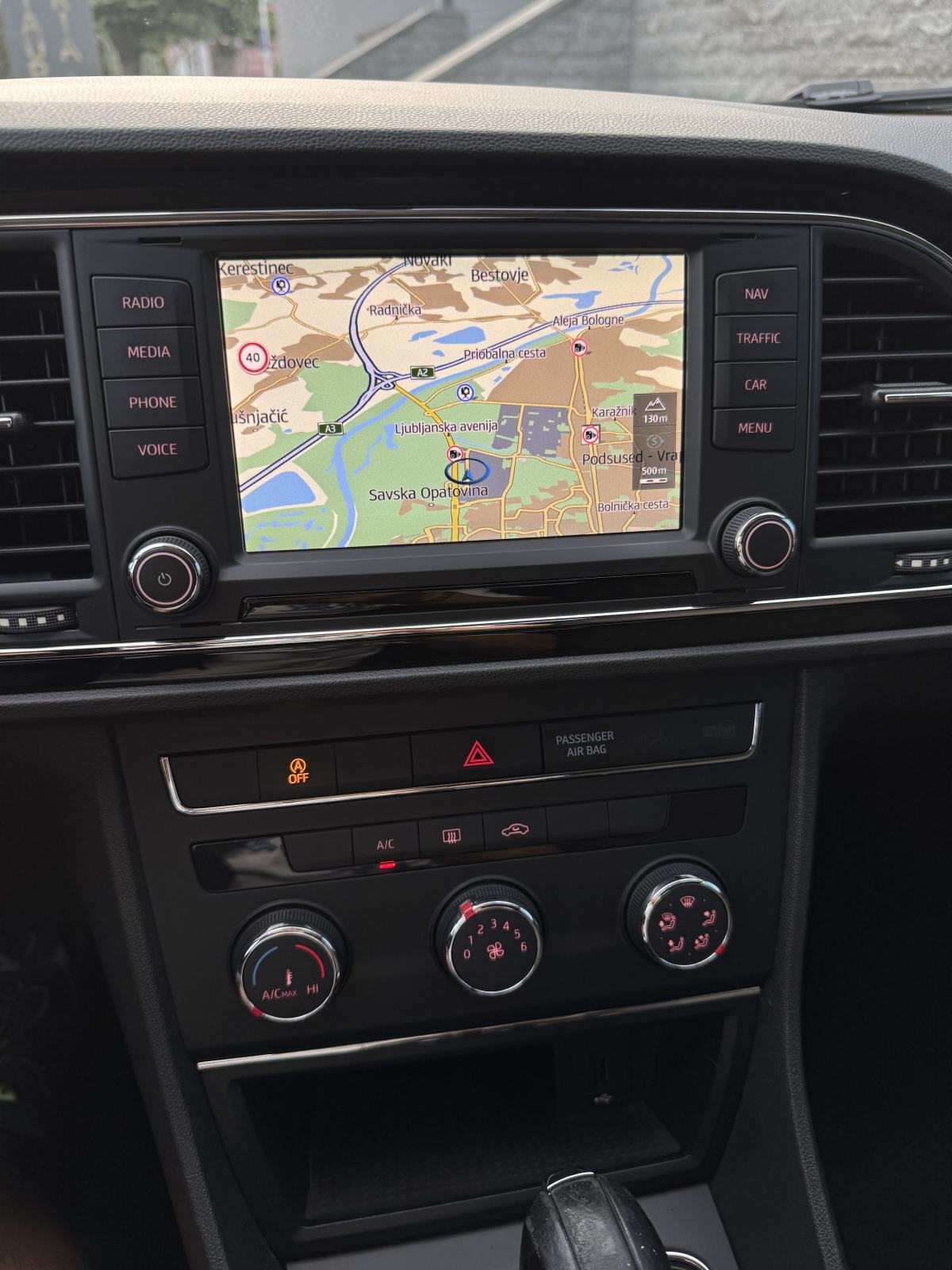 AkcijaSeat Leon ST 1,6 TDI DSG-EURO 6 -V SERVIS - FR FELGE - REG 04/27, fotografija 17