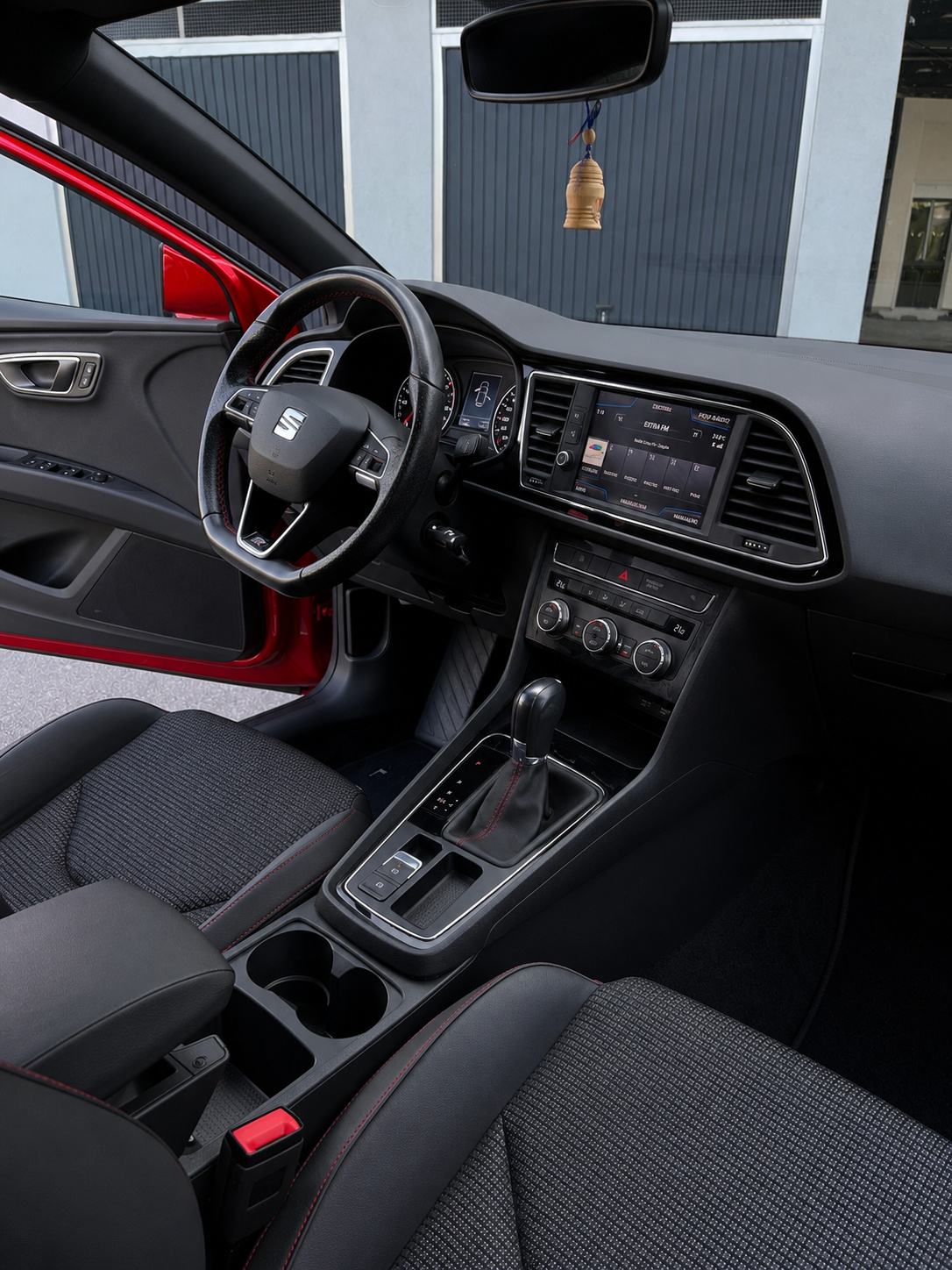 SEAT LEON 1.6 TDI FR DSG 2019 REAGN GODINU DANA, fotografija 11
