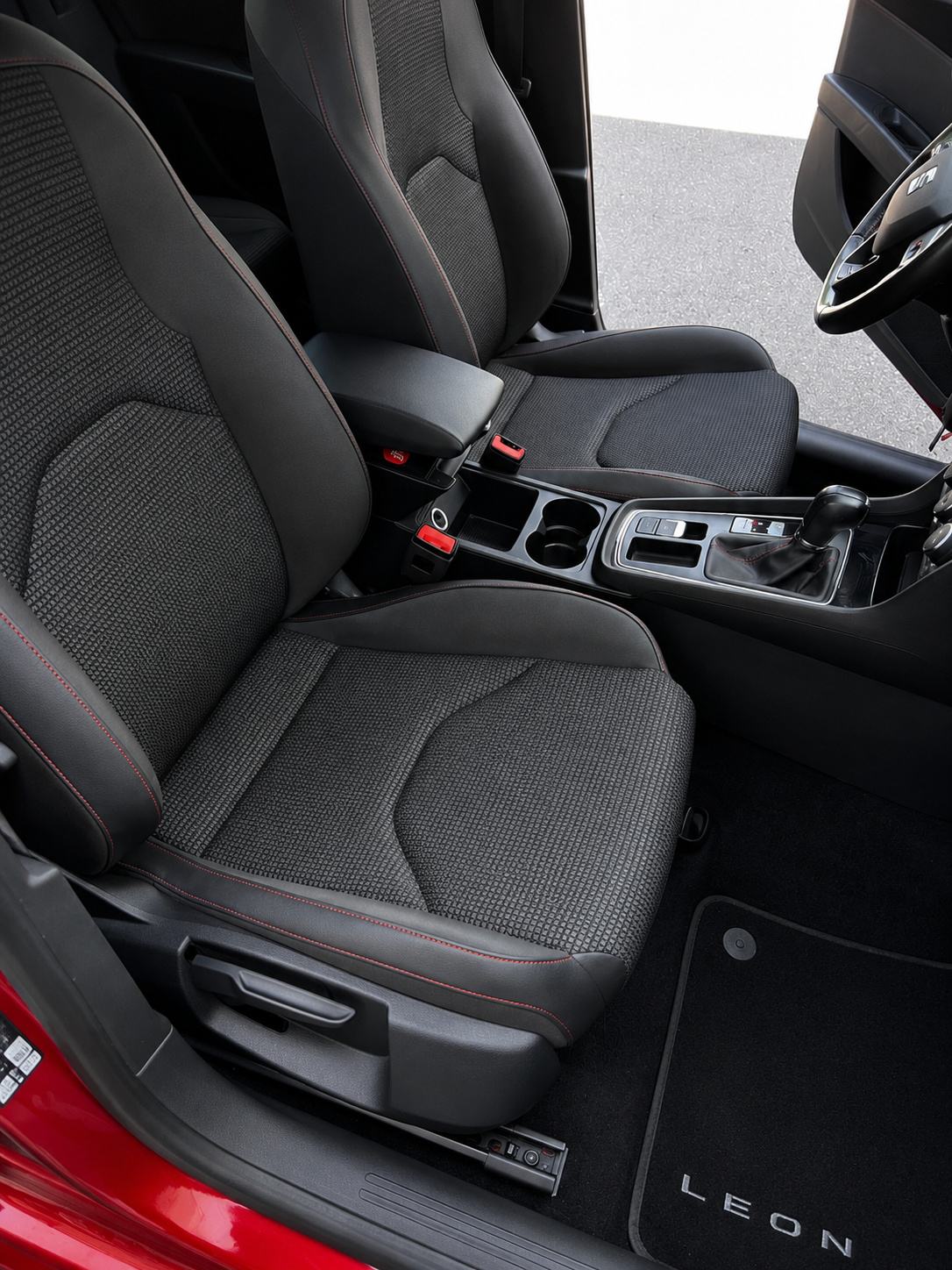 SEAT LEON 1.6 TDI FR DSG 2019 REAGN GODINU DANA, fotografija 13