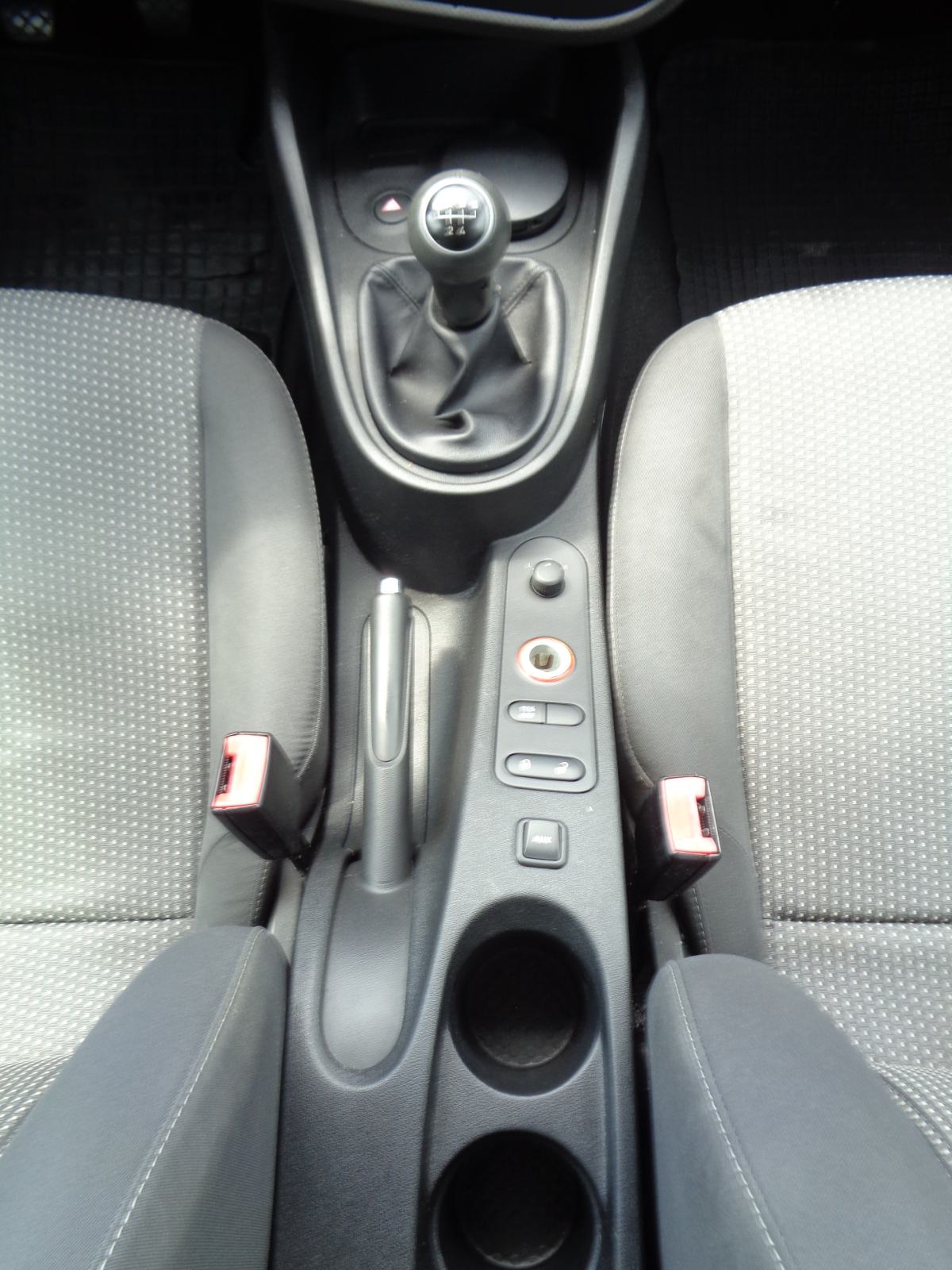 Seat Leon 1,6 TDI/Nije uvoz/Klima/Servisi/Uredan, fotografija 15