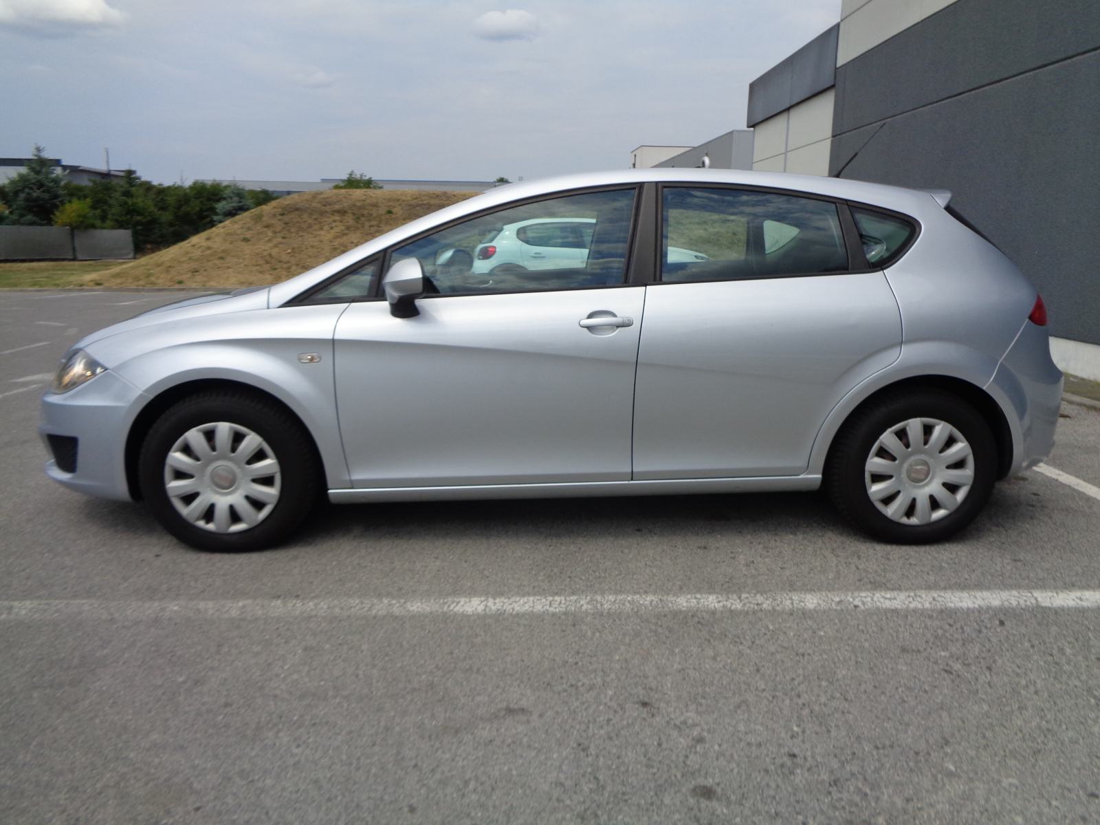 Seat Leon 1,6 TDI/Nije uvoz/Klima/Servisi/Uredan, fotografija 5