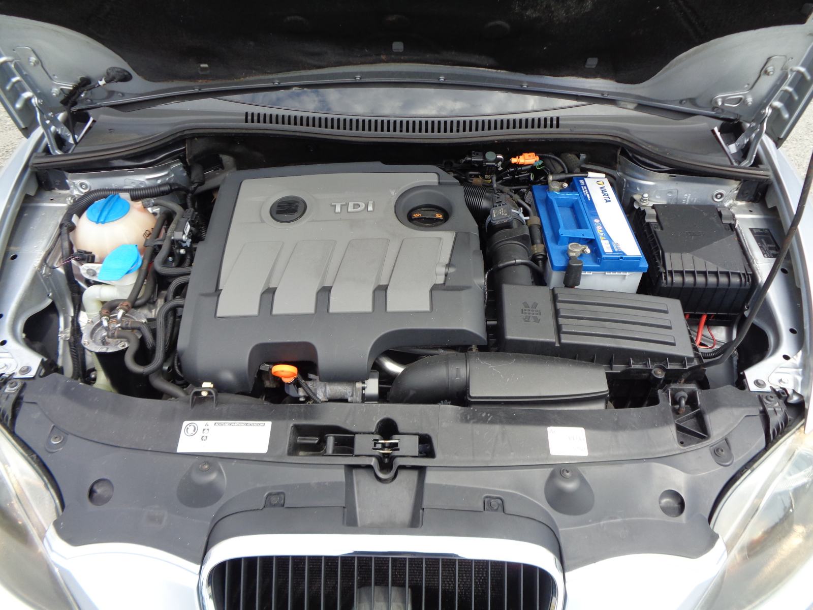 Seat Leon 1,6 TDI/Nije uvoz/Klima/Servisi/Uredan, fotografija 18