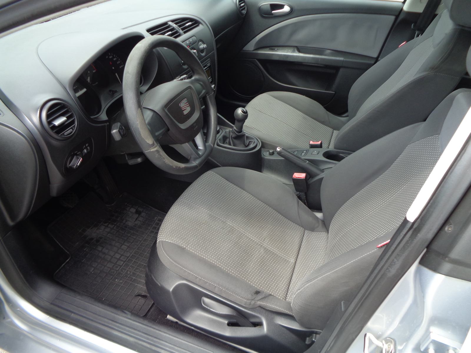 Seat Leon 1,6 TDI/Nije uvoz/Klima/Servisi/Uredan, fotografija 9
