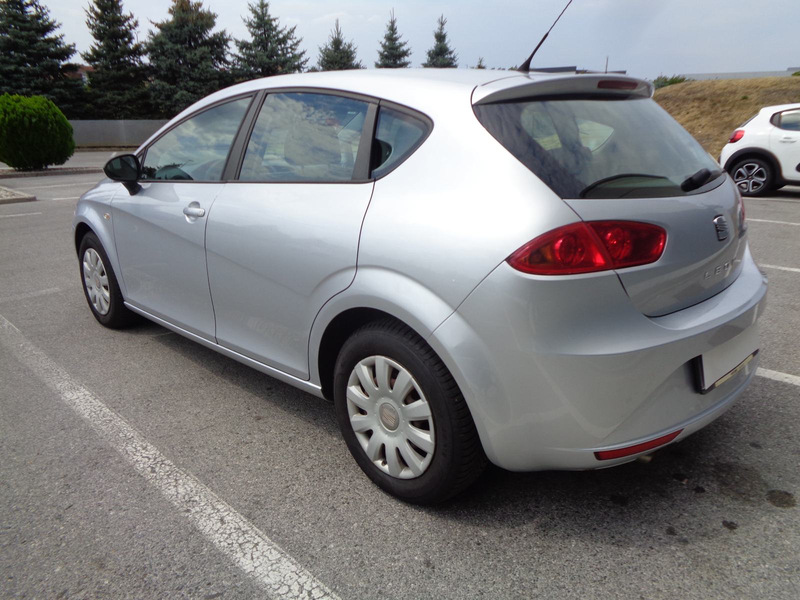 Seat Leon 1,6 TDI/Nije uvoz/Klima/Servisi/Uredan, fotografija 4
