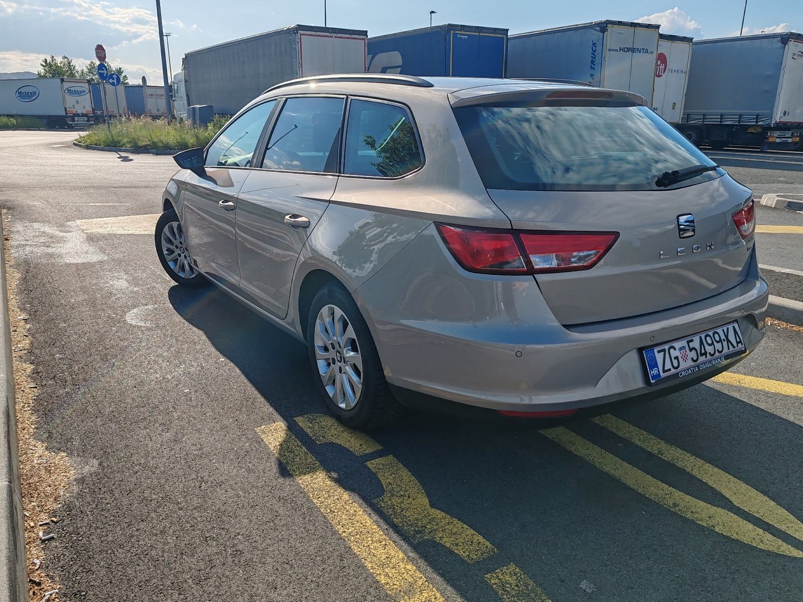 HITNO! SEAT LEON ST 1.6 TDI – HR AUTO, REGISTRIRAN DO 10/2026!, fotografija 4