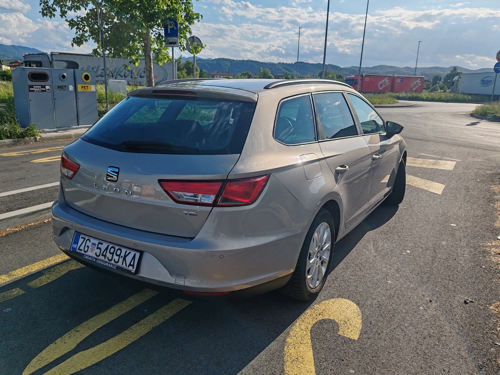 HITNO! SEAT LEON ST 1.6 TDI – HR AUTO, REGISTRIRAN DO 10/2026!, fotografija 3