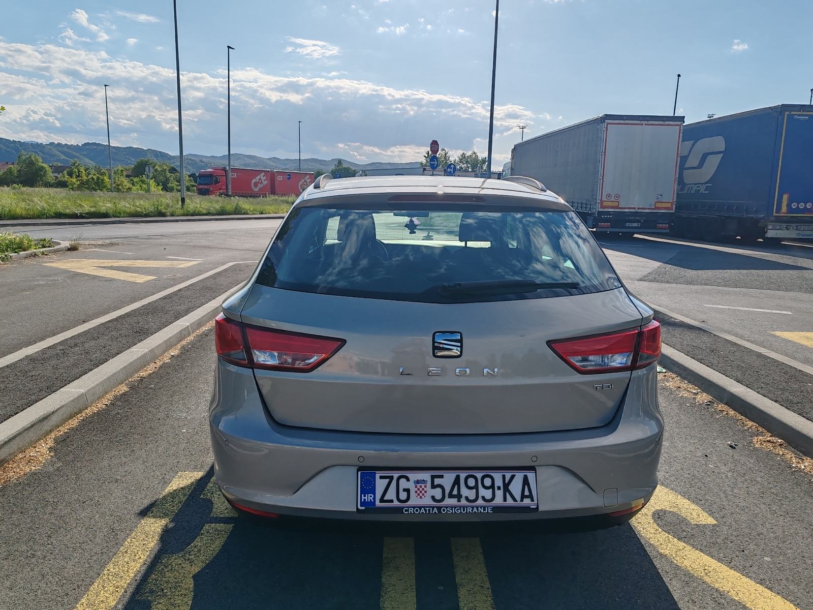 HITNO! SEAT LEON ST 1.6 TDI – HR AUTO, REGISTRIRAN DO 10/2026!, fotografija 5