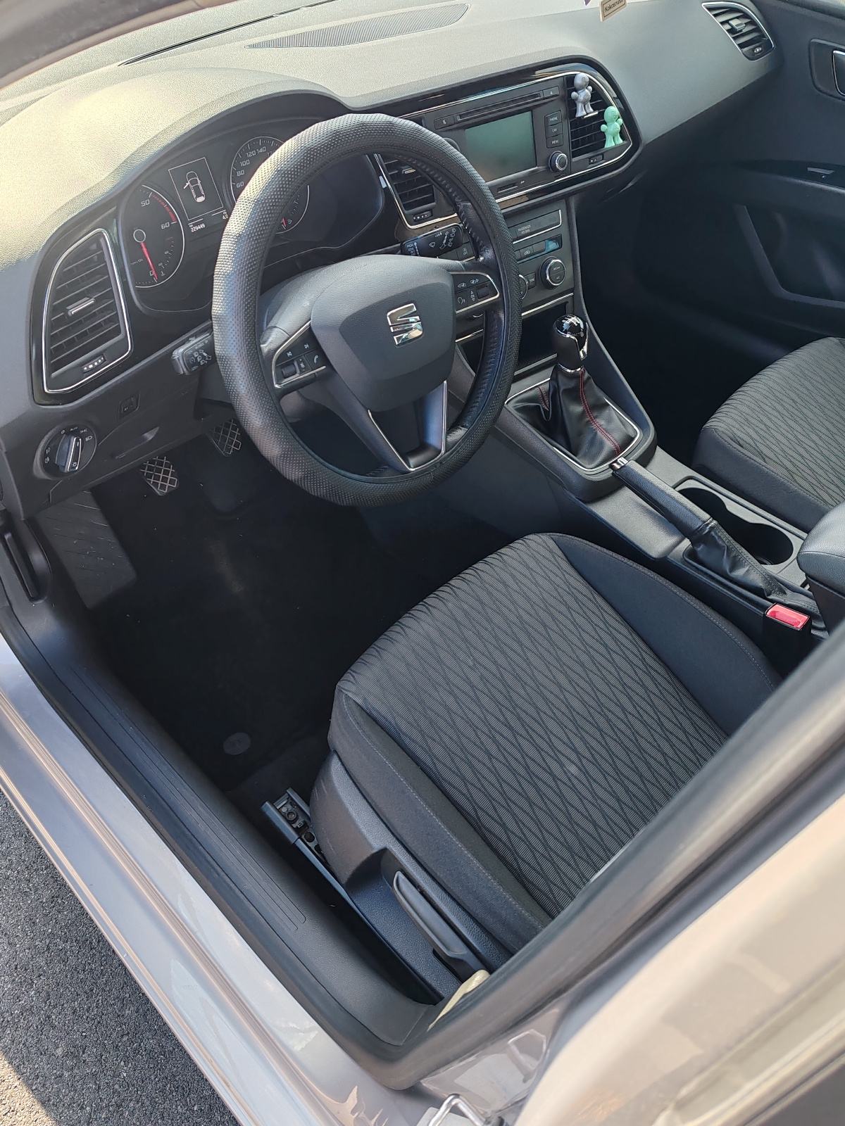 HITNO! SEAT LEON ST 1.6 TDI – HR AUTO, REGISTRIRAN DO 10/2026!, fotografija 9