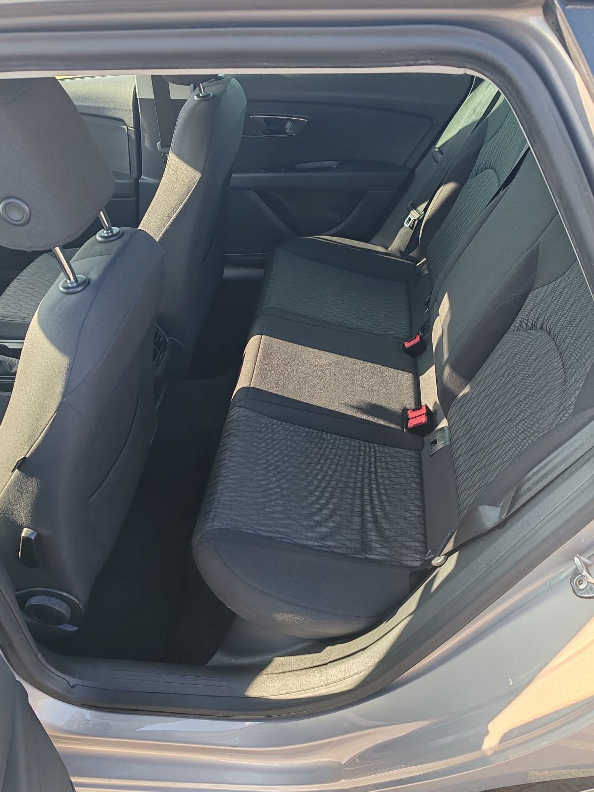 HITNO! SEAT LEON ST 1.6 TDI – HR AUTO, REGISTRIRAN DO 10/2026!, fotografija 12