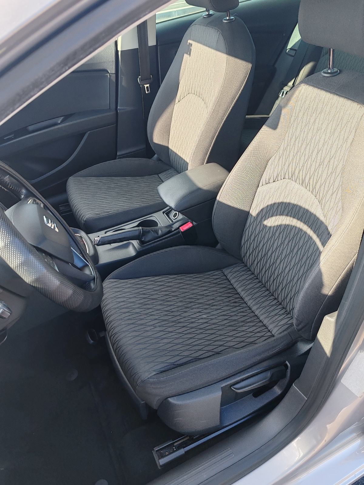 HITNO! SEAT LEON ST 1.6 TDI – HR AUTO, REGISTRIRAN DO 10/2026!, fotografija 11