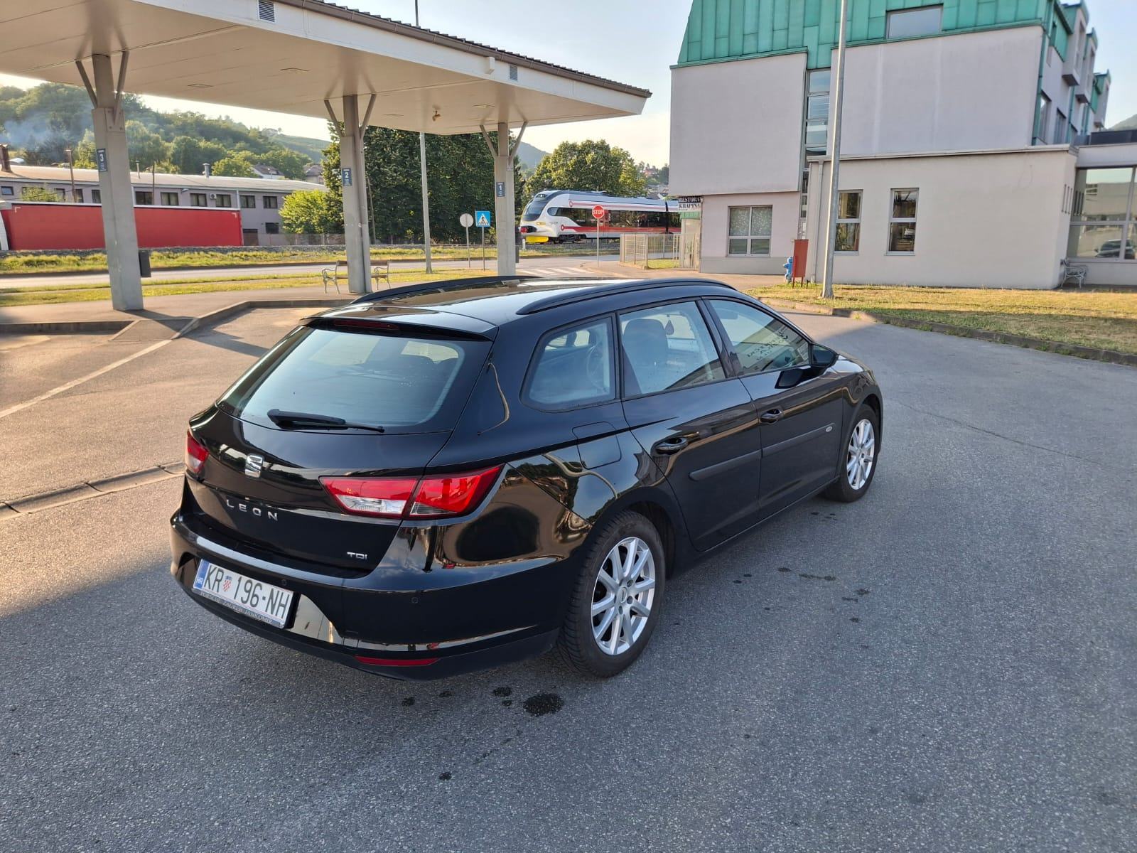Seat Leon 1,6 TDI 2015, reg 6/27, park senzori, tempomat, start stop, fotografija 5