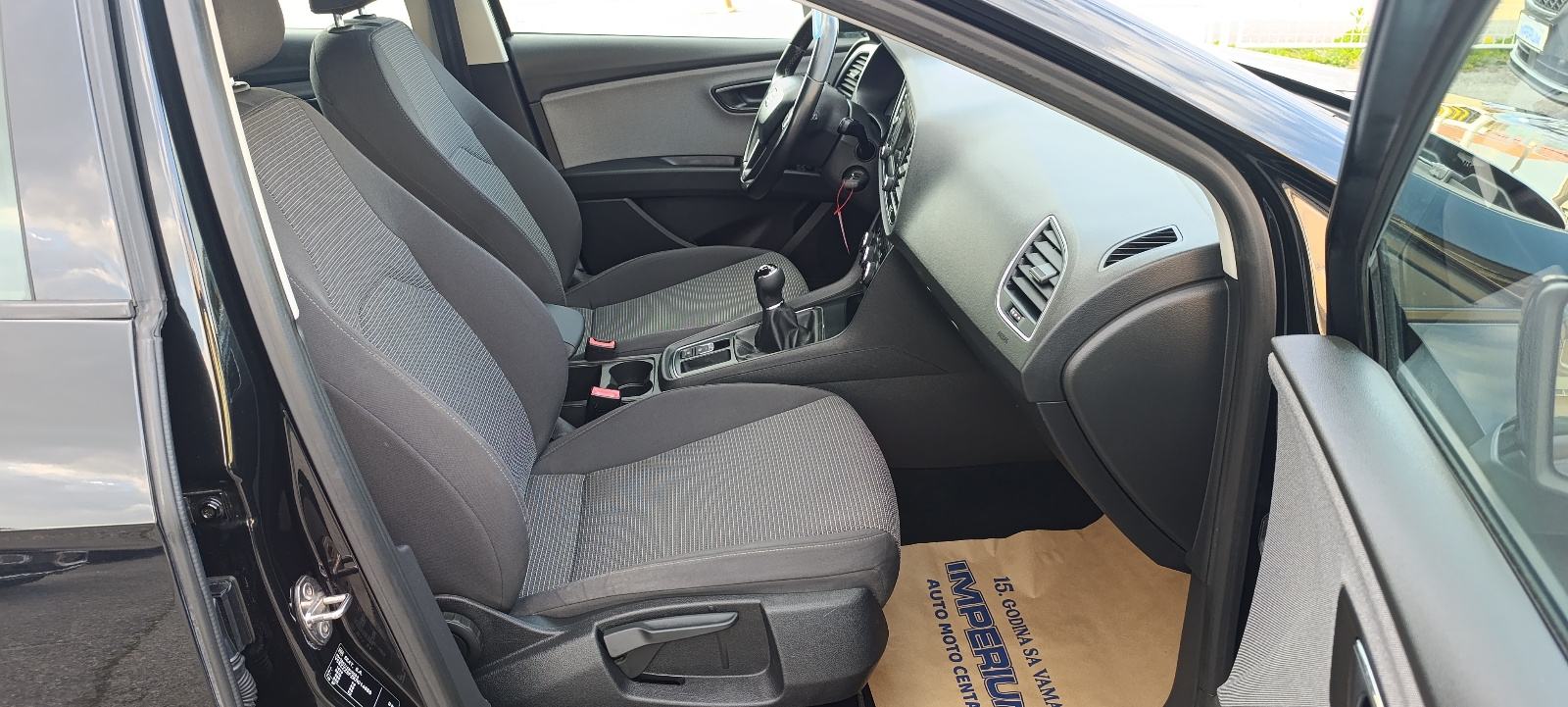 Seat Leon 1,6 TDI 115KS NIJE UVOZ✅, fotografija 16