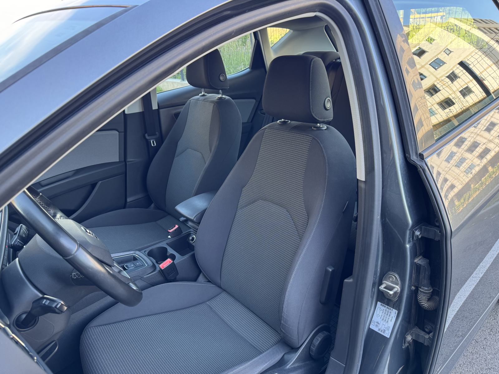 Seat Leon 1,6 TDI, fotografija 6