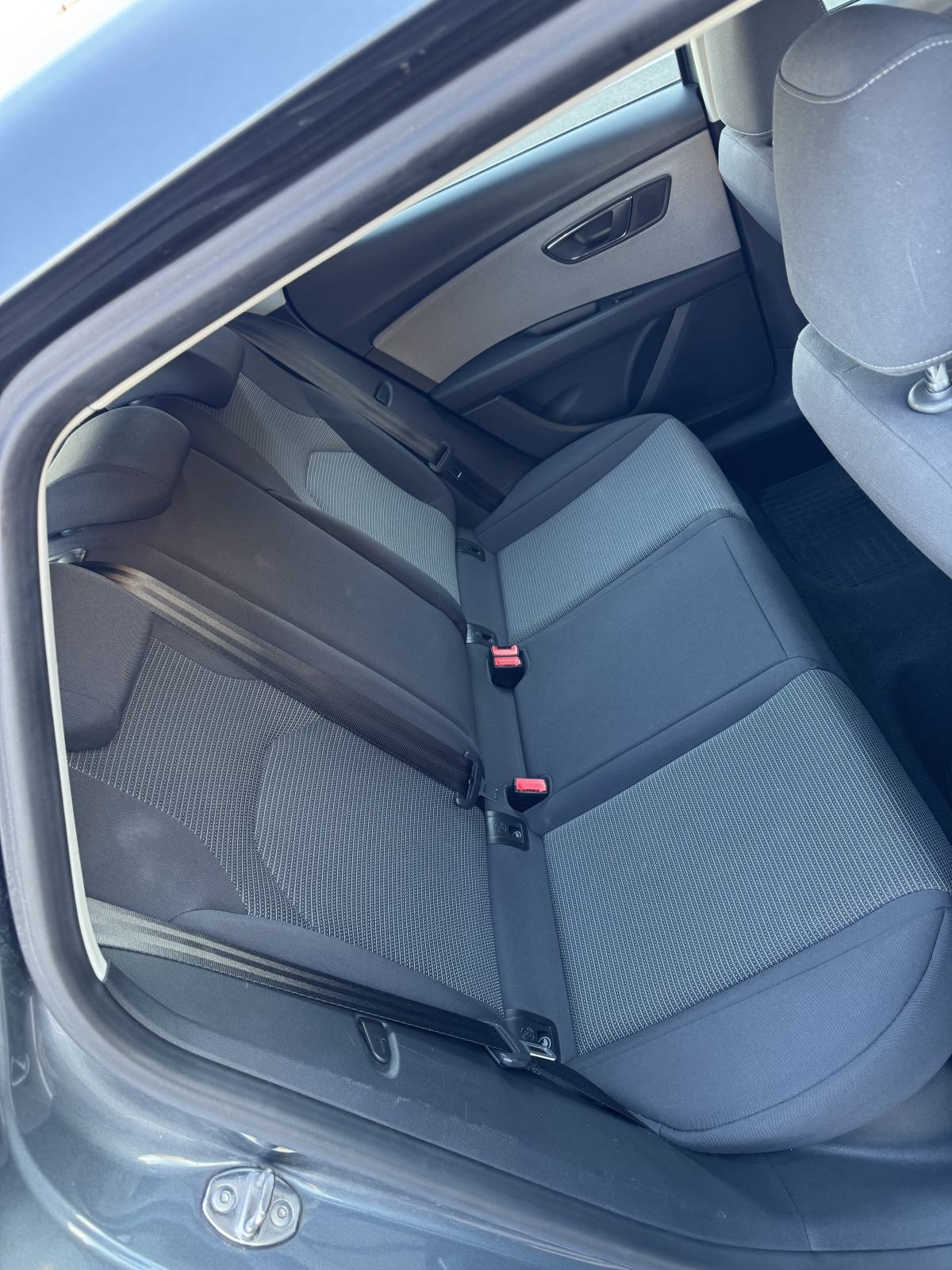 Seat Leon 1,6 TDI, fotografija 7