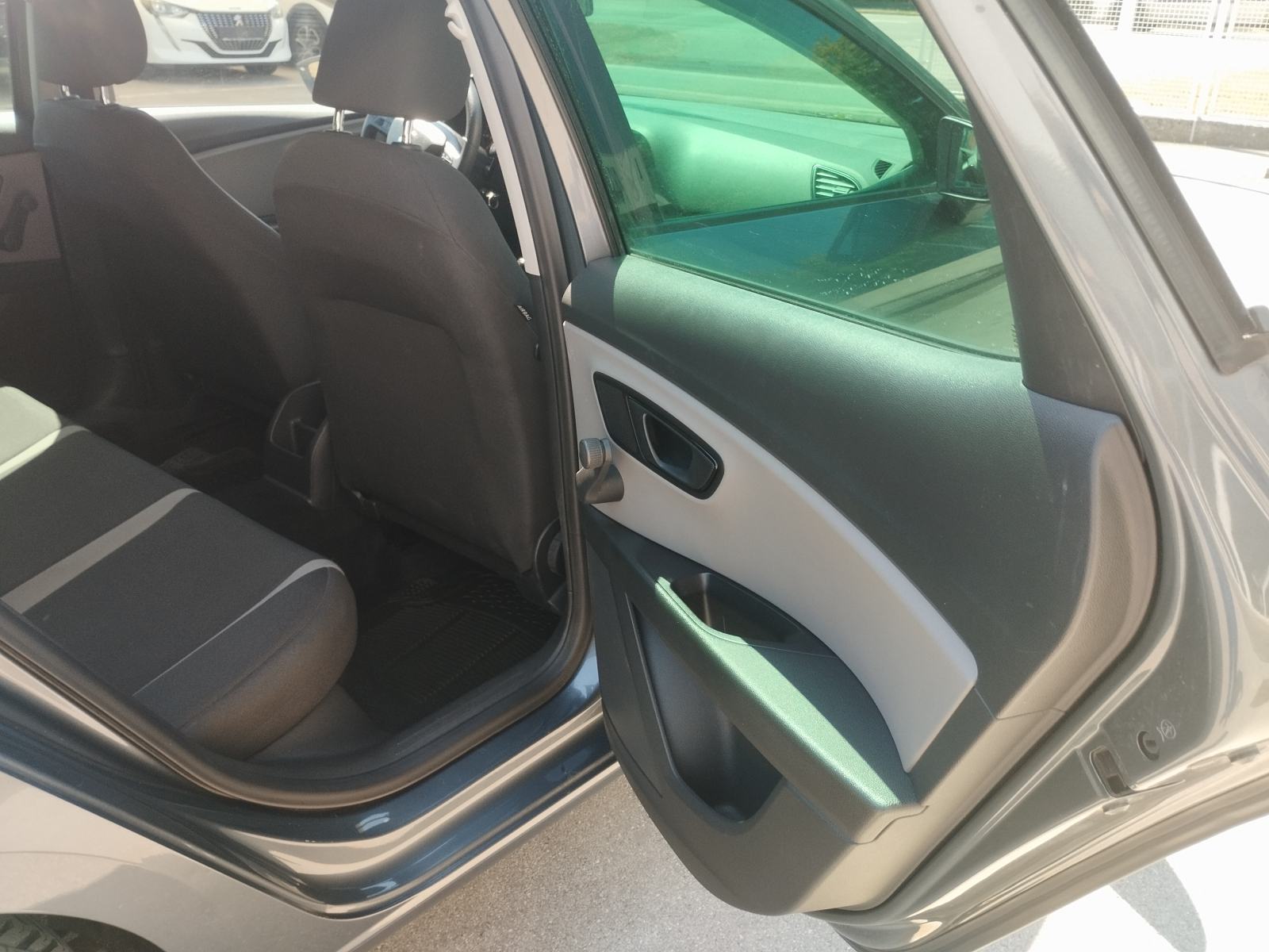 Seat Leon 1,6 TDI, fotografija 13