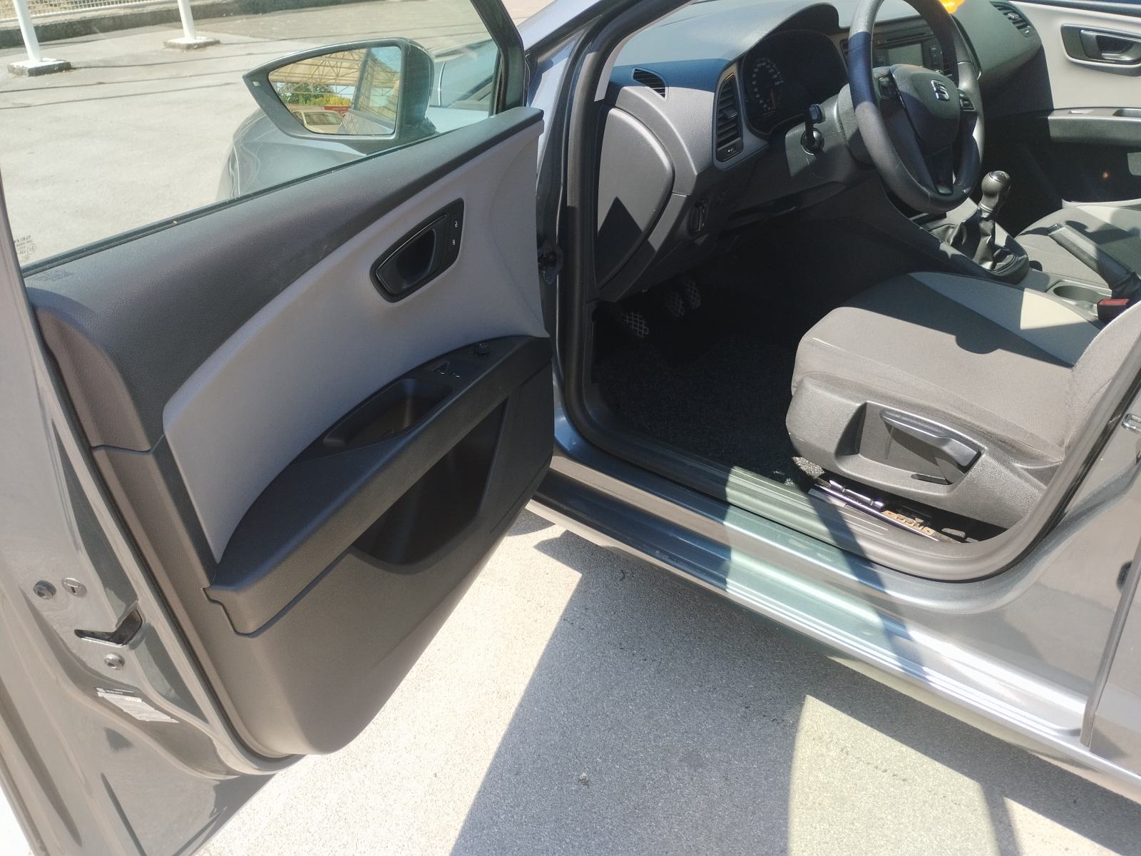 Seat Leon 1,6 TDI, fotografija 11
