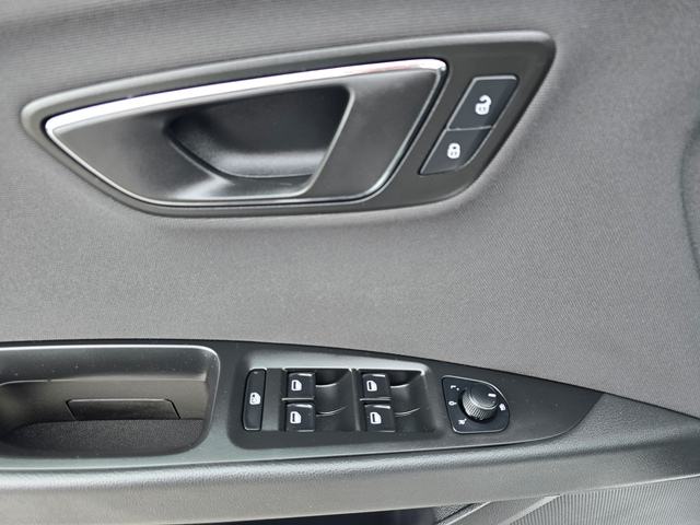 SEAT LEON 1.6 TDI ST-NAVI-TEMPO-LED SVJETLA-P.PILOT-SERVISNA-1VL-TOP, fotografija 14