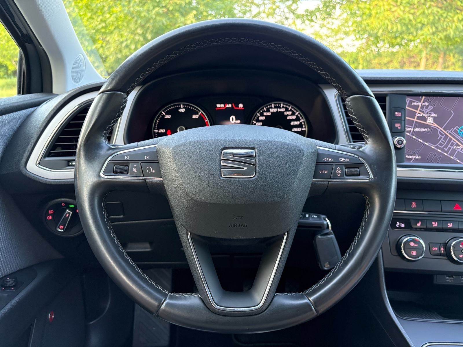 Seat Leon 1,6 TDI STYLE/BeatsAudio, fotografija 12