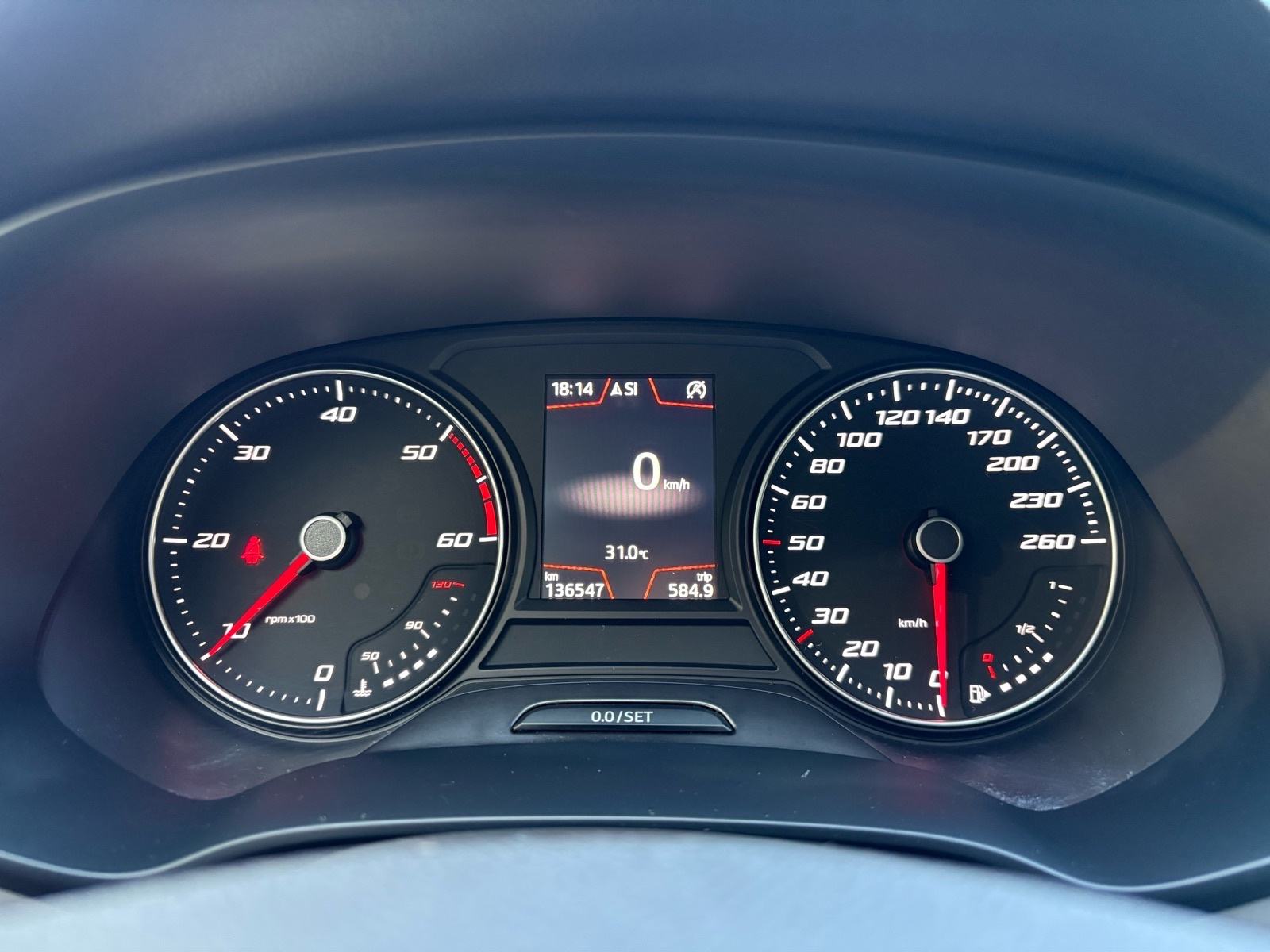 Seat Leon 1,6 TDI STYLE/BeatsAudio, fotografija 15