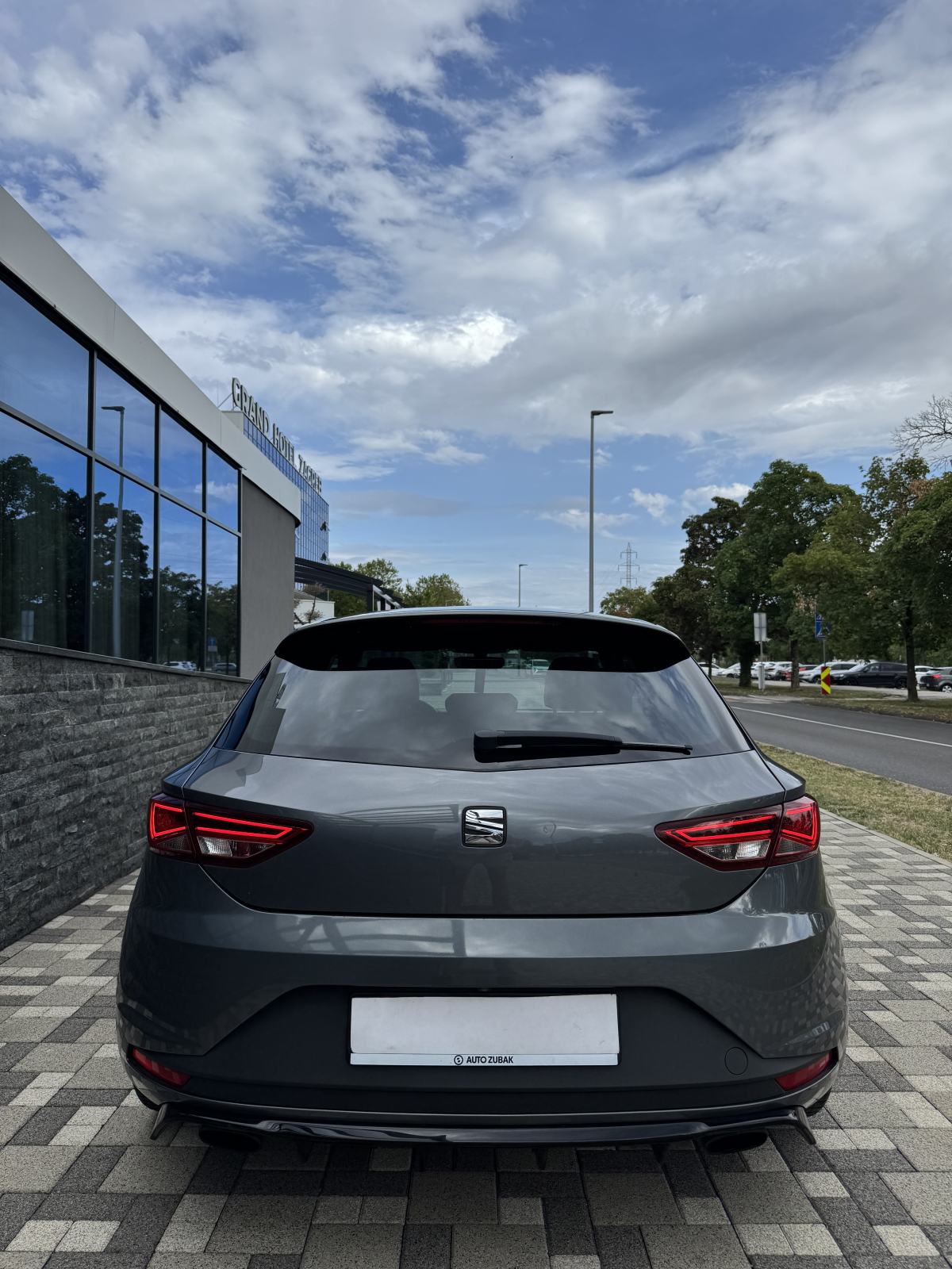 Seat Leon CUPRA 2,0 TSI DSG Stage 1 - FULL OPREMA - REG 04/27, fotografija 10