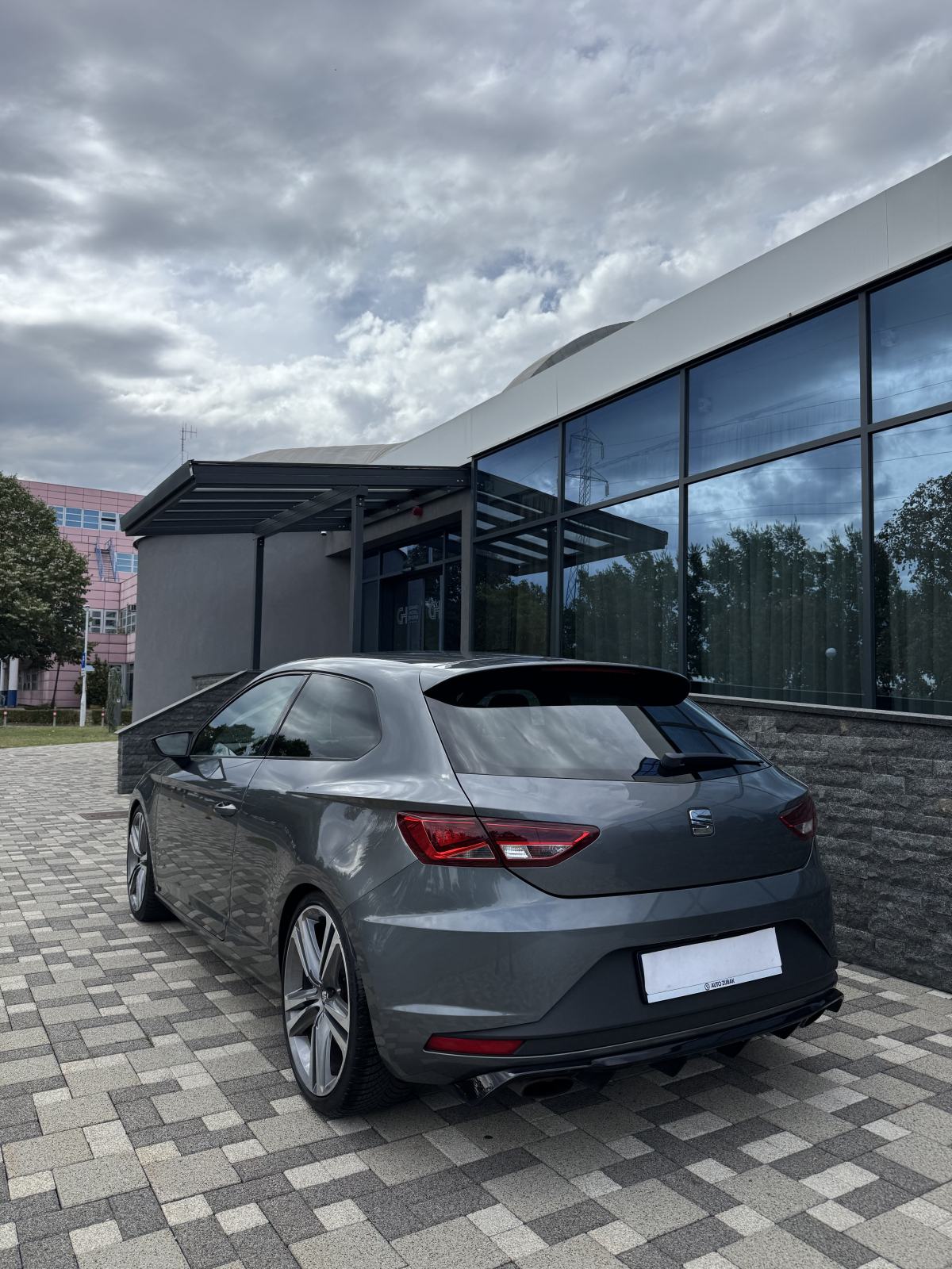 Seat Leon CUPRA 2,0 TSI DSG Stage 1 - FULL OPREMA - REG 04/27, fotografija 8