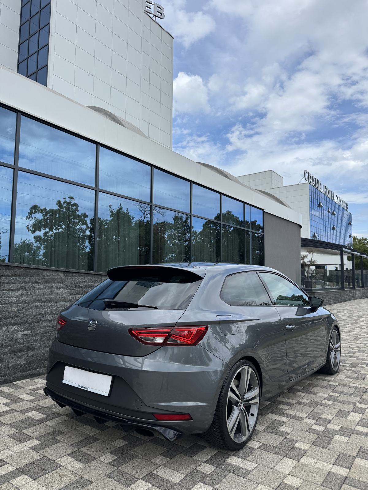 Seat Leon CUPRA 2,0 TSI DSG Stage 1 - FULL OPREMA - REG 04/27, fotografija 12