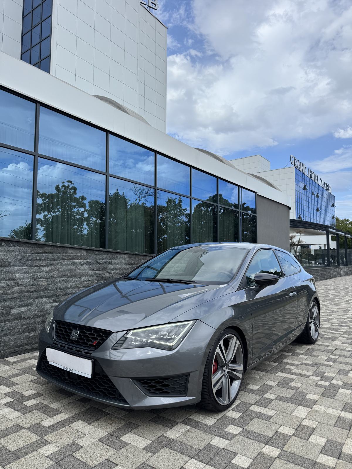 Seat Leon CUPRA 2,0 TSI DSG Stage 1 - FULL OPREMA - REG 04/27, fotografija 5
