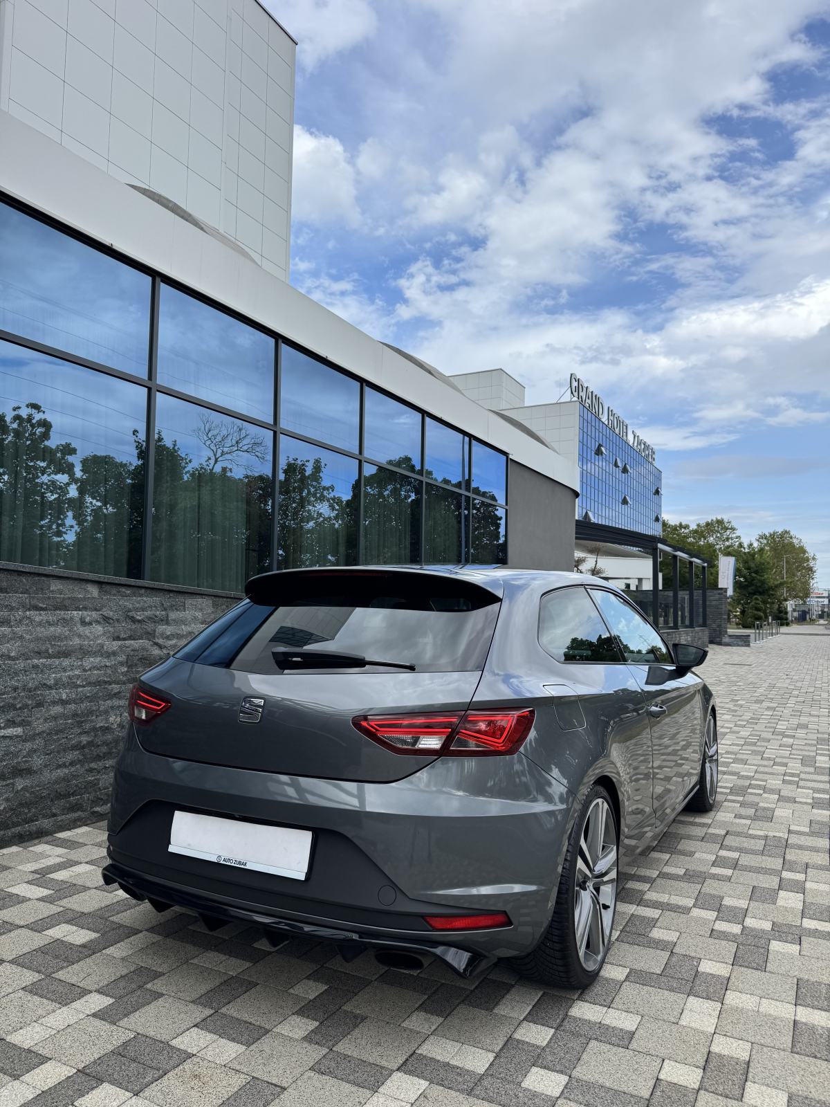 Seat Leon CUPRA 2,0 TSI DSG Stage 1 - FULL OPREMA - REG 04/27, fotografija 11
