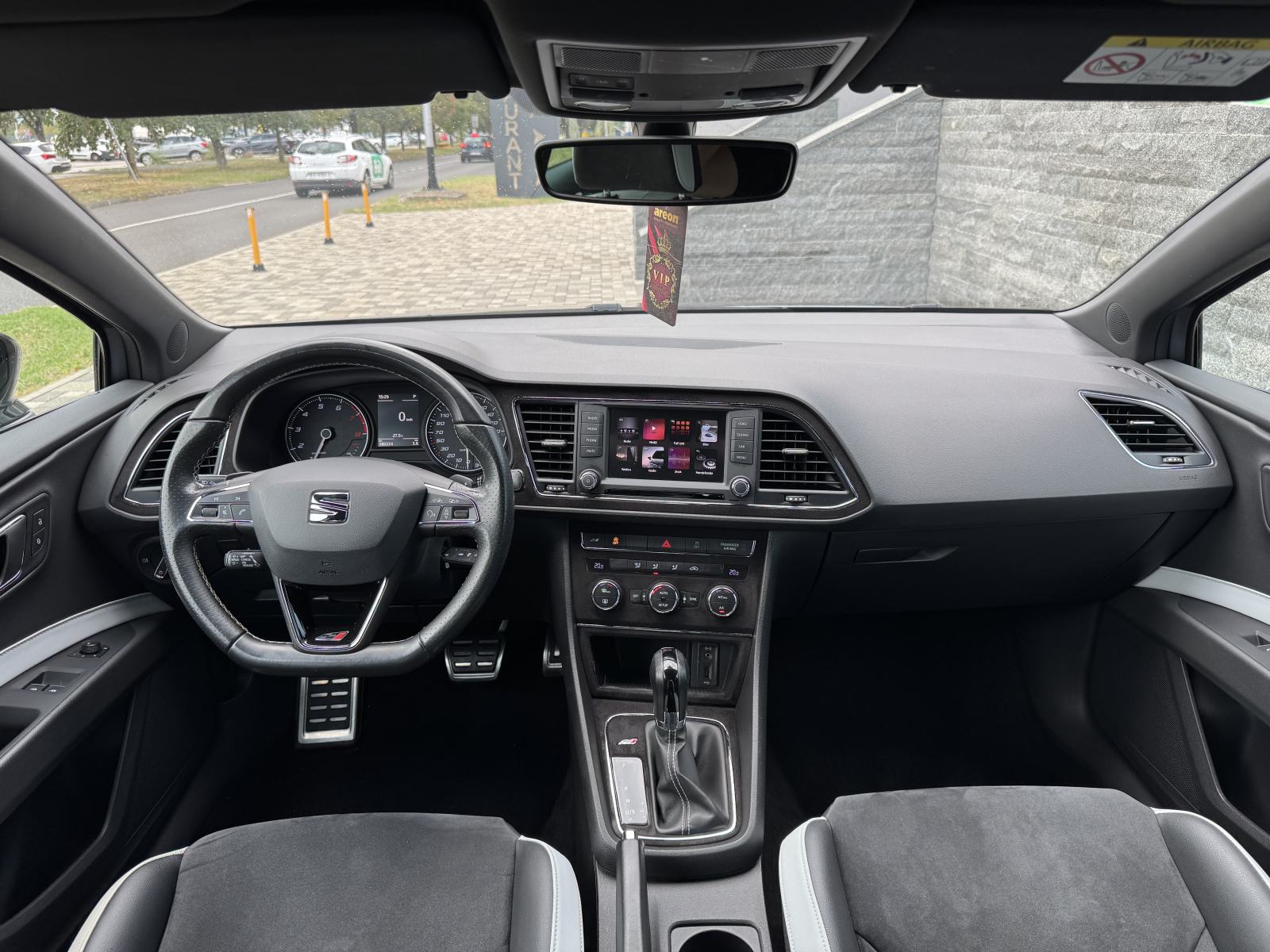Seat Leon CUPRA 2,0 TSI DSG Stage 1 - FULL OPREMA - REG 04/27, fotografija 16
