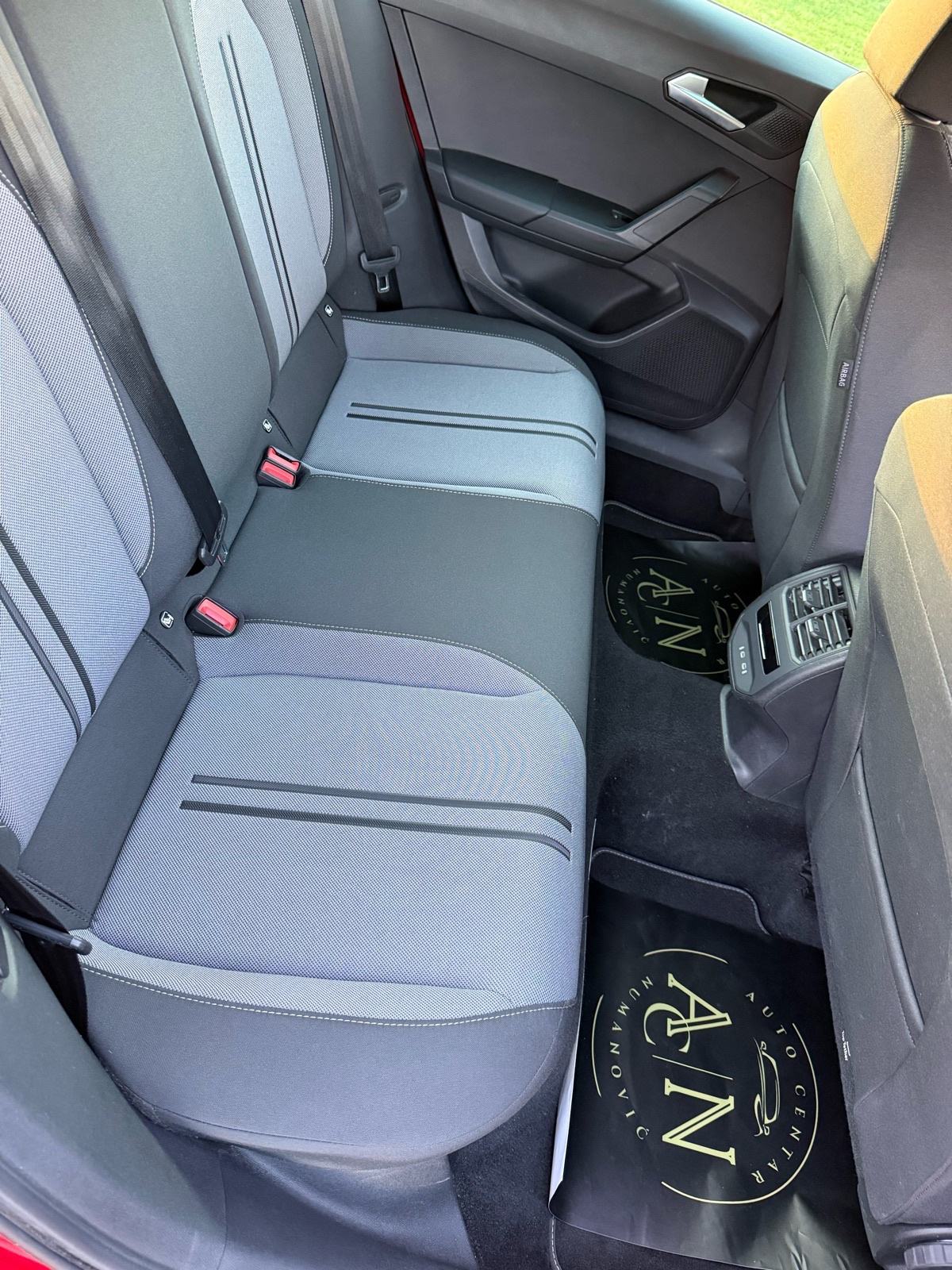 Seat Leon 2,0 TDI—-2022—>KAMERA-NAVI-SA PRIJEPISOM, fotografija 13