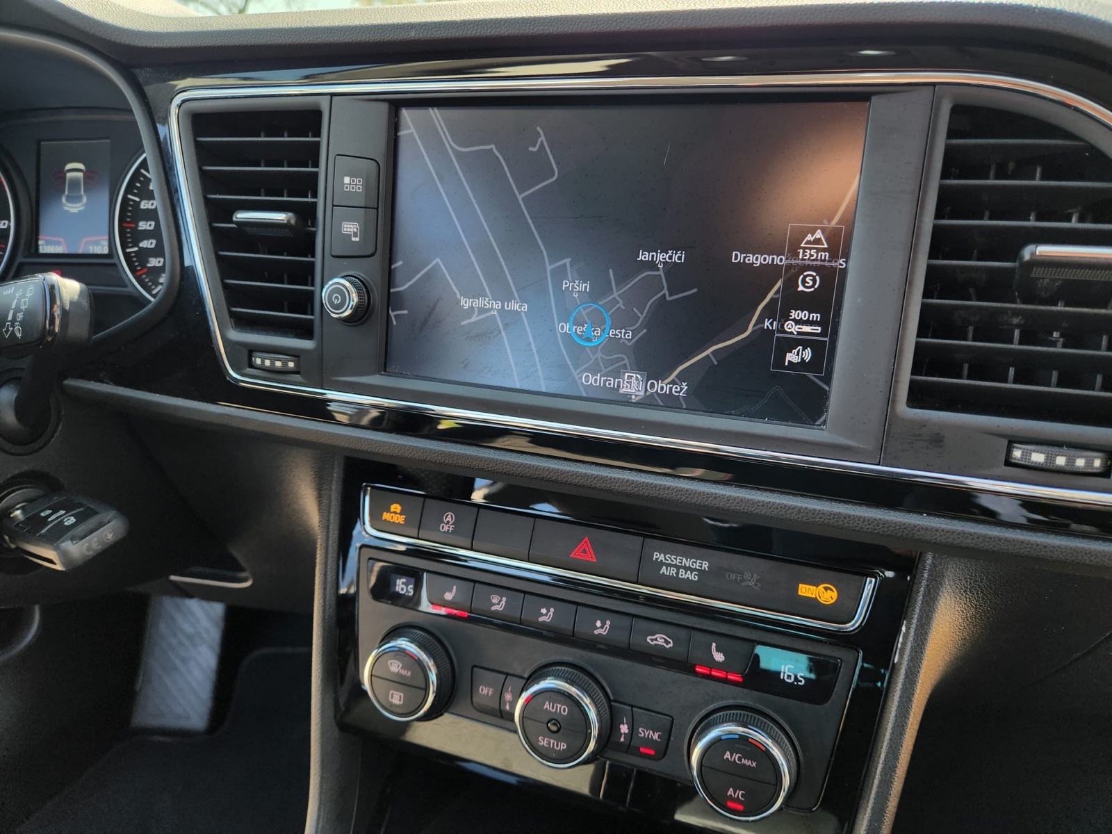 Seat Leon 2,0 TDI automatik, fotografija 18