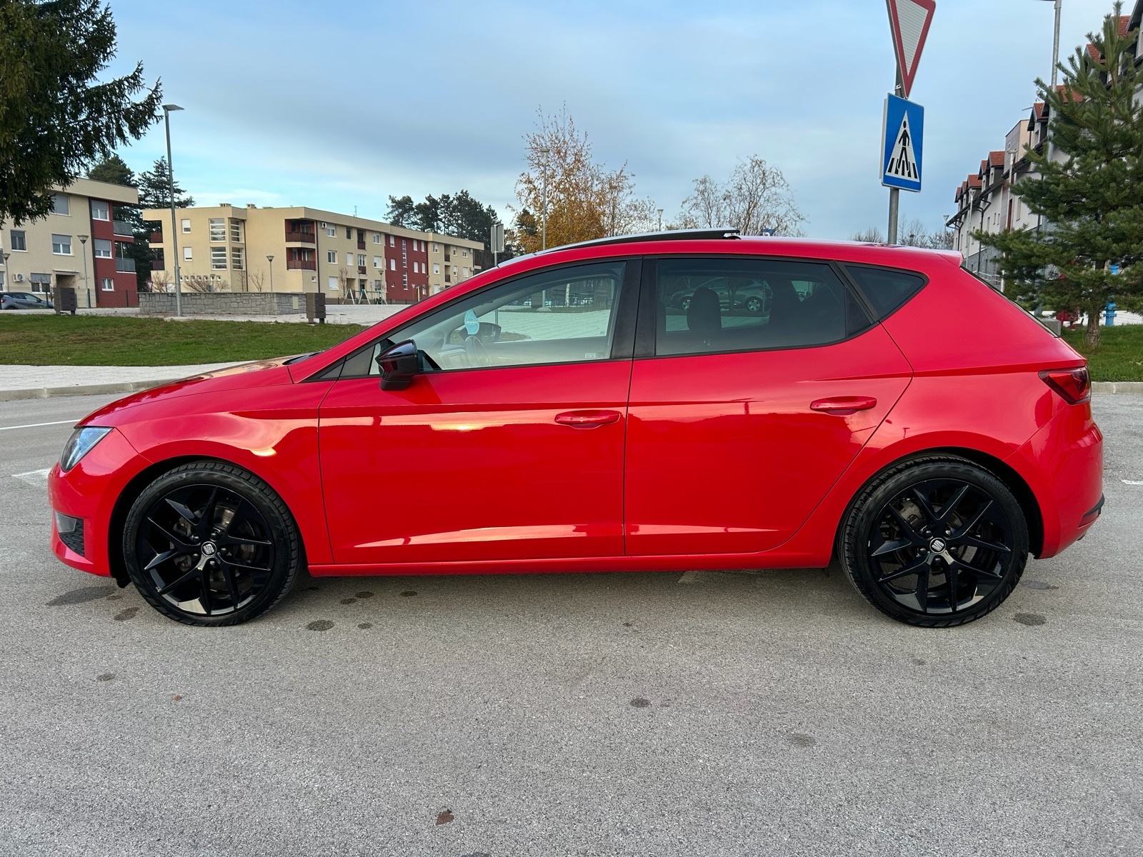 SEAT LEON FR 2.0 TDI 150 KS DSG / PANORAMA / ACC / FULL LED, fotografija 9