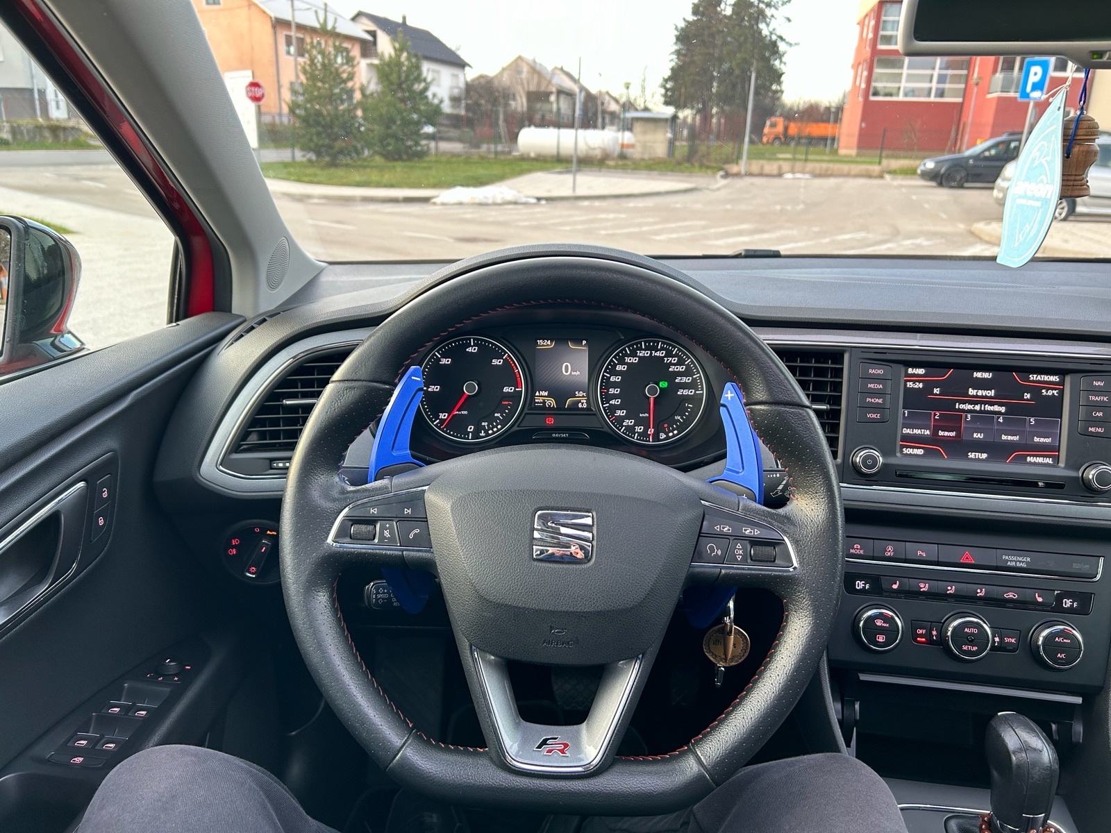 SEAT LEON FR 2.0 TDI 150 KS DSG / PANORAMA / ACC / FULL LED, fotografija 19