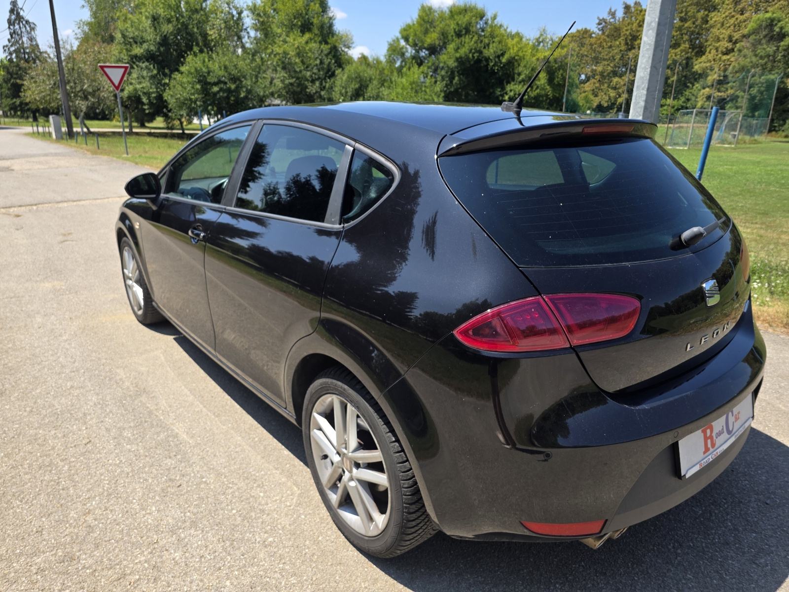 Seat Leon 2.0 TDI FR, navi,2xpdc, grijanje sjedala, fotografija 4