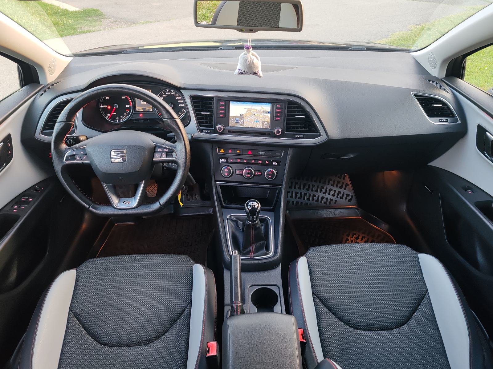 SEAT LEON FR 2.0 TDI 184KS 19" CUPRA FELGE TOP STANJE, fotografija 17