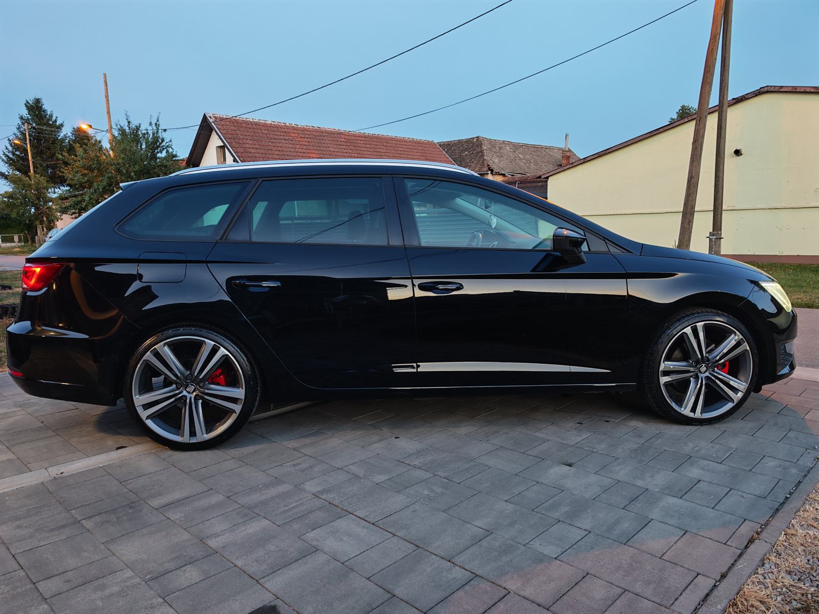 SEAT LEON FR 2.0 TDI 184KS 19" CUPRA FELGE TOP STANJE, fotografija 4