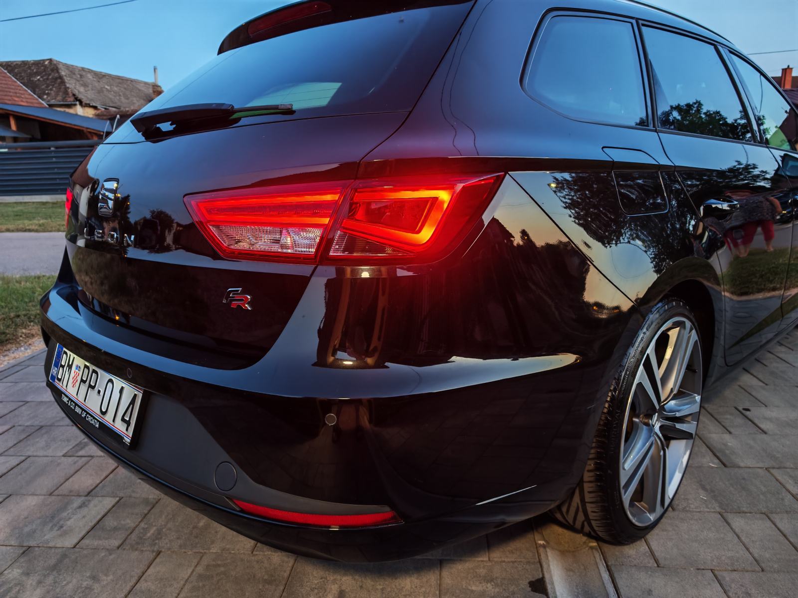 SEAT LEON FR 2.0 TDI 184KS 19" CUPRA FELGE TOP STANJE, fotografija 6