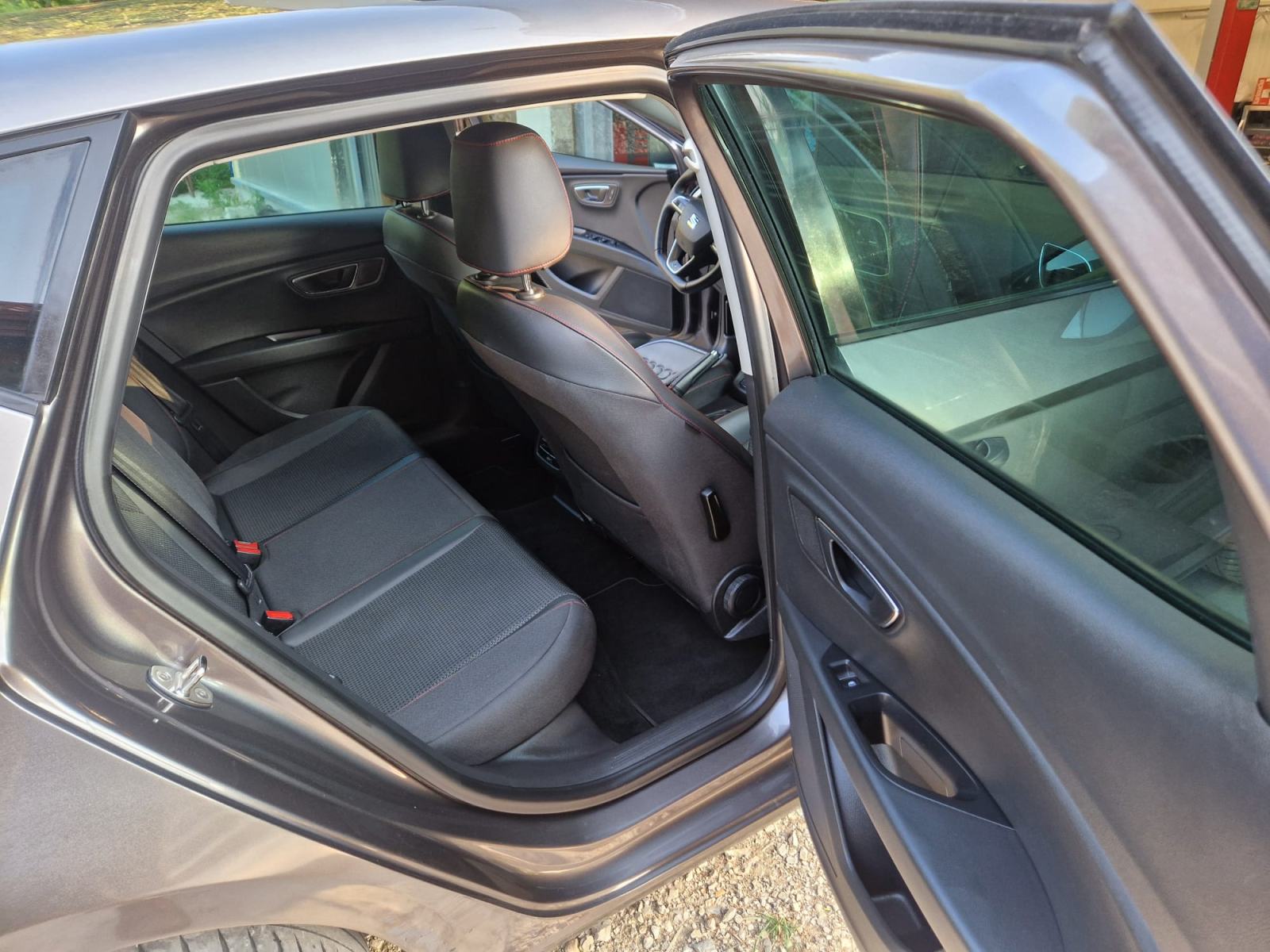 Seat Leon 2,0 TDI FR, fotografija 13