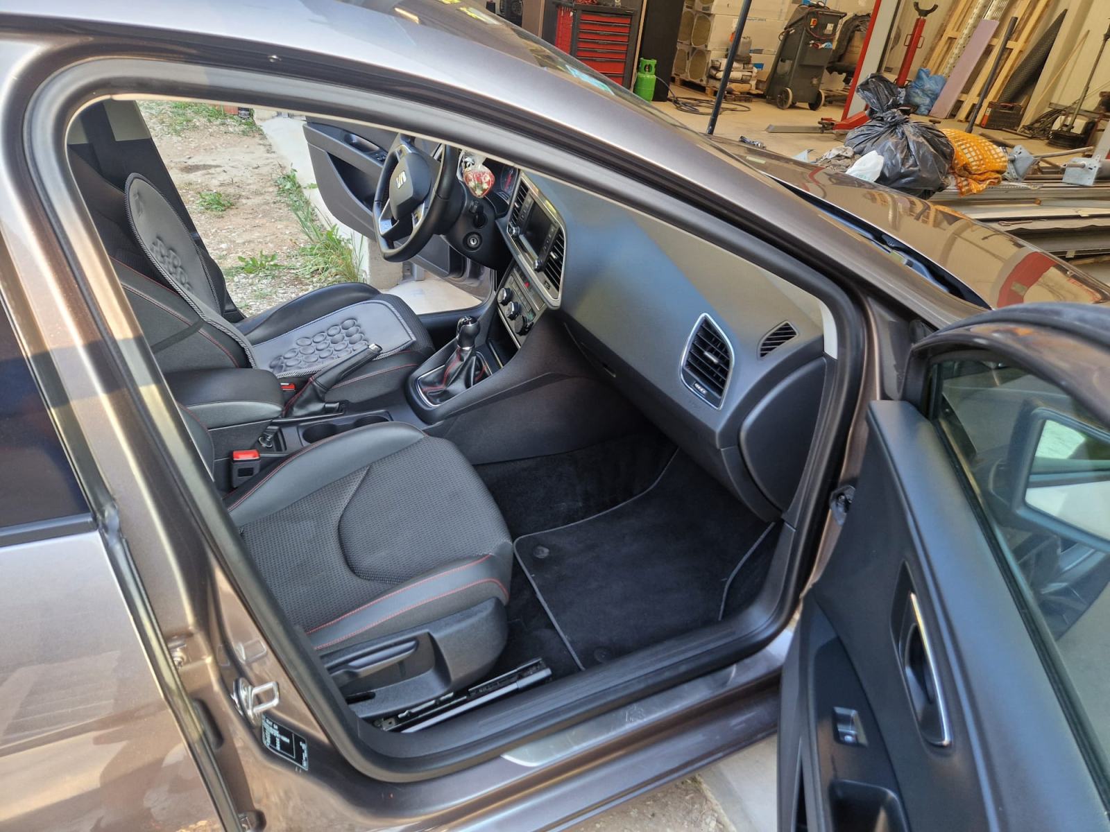 Seat Leon 2,0 TDI FR, fotografija 14