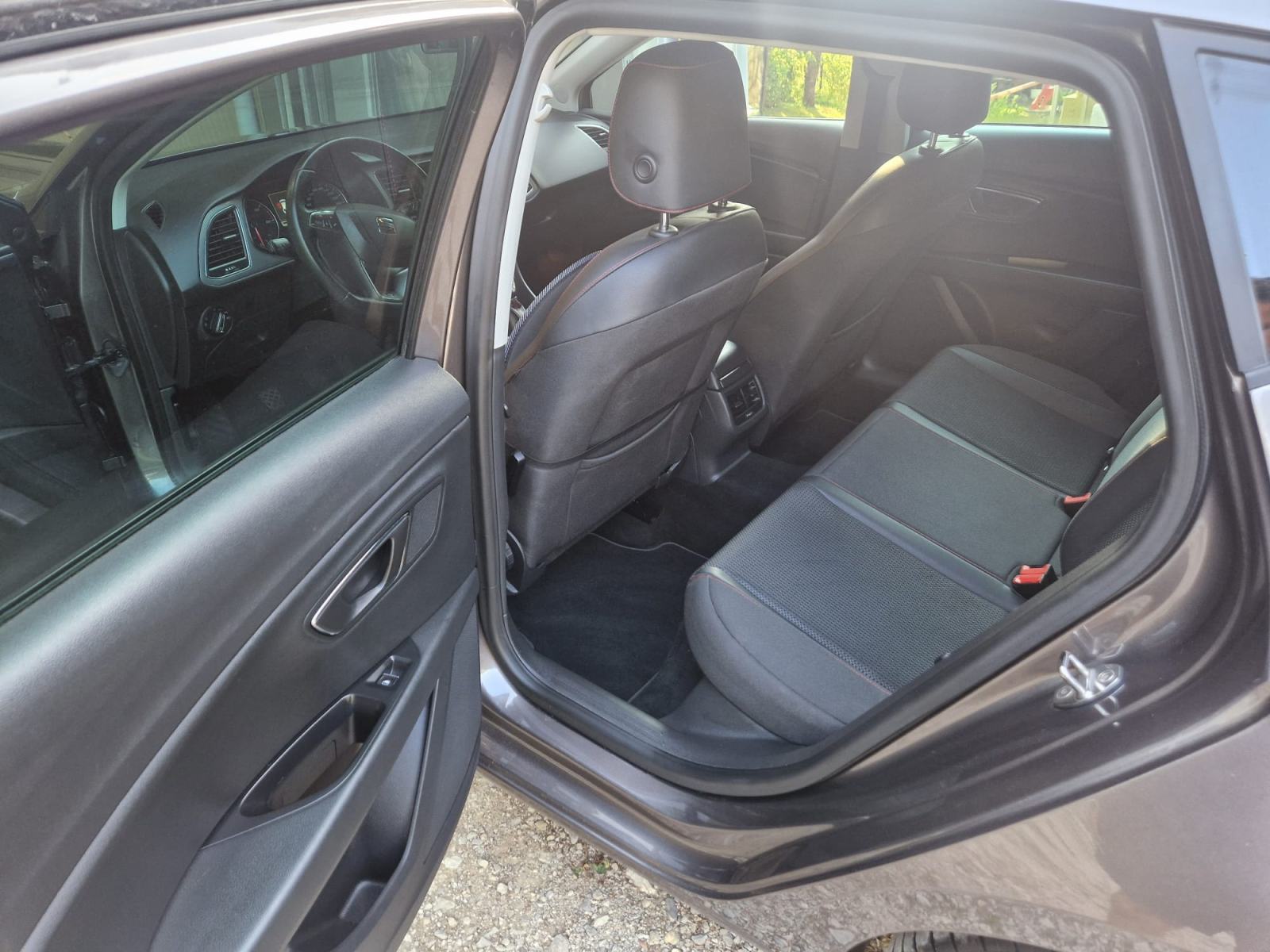 Seat Leon 2,0 TDI FR, fotografija 10