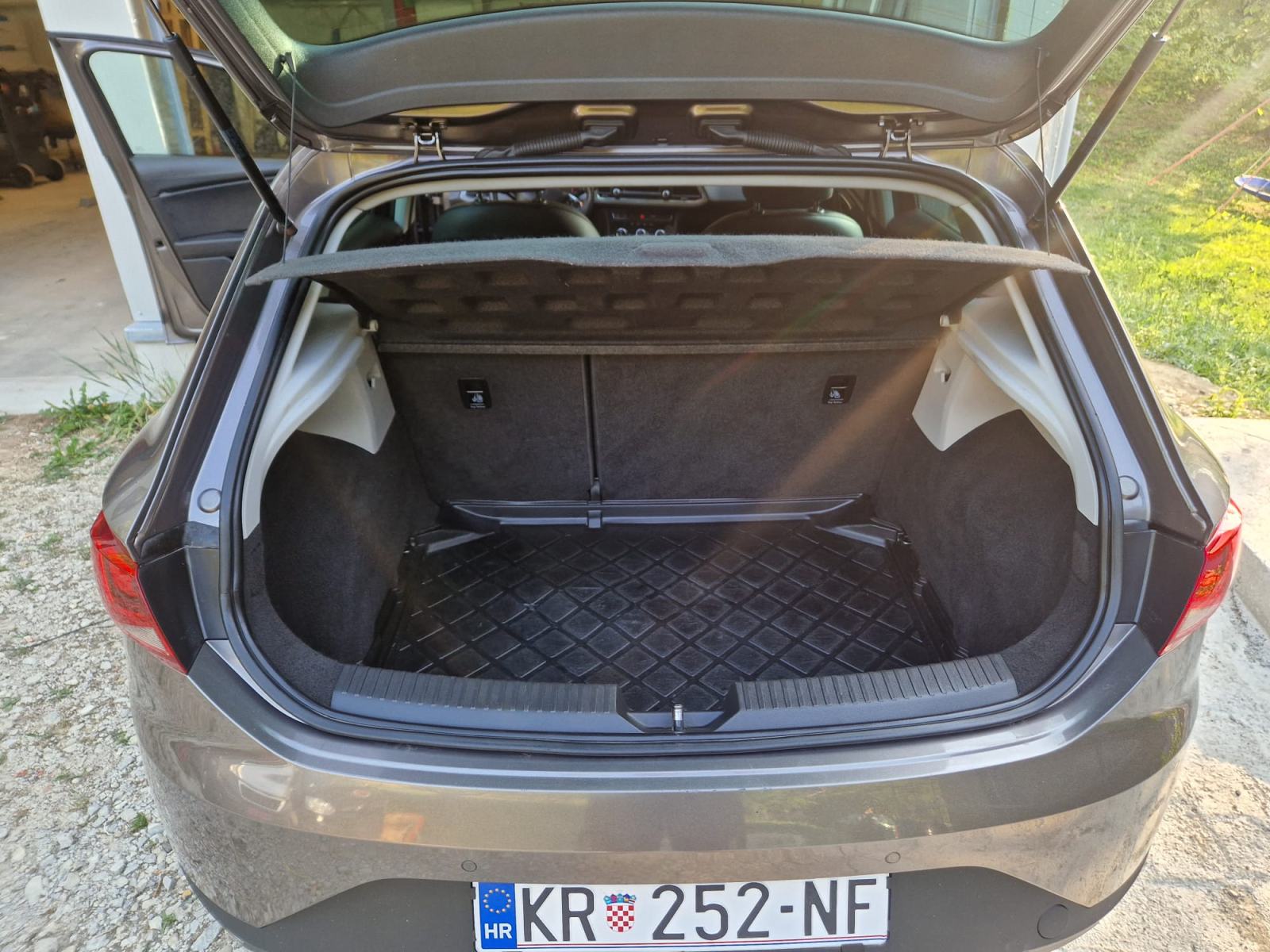 Seat Leon 2,0 TDI FR, fotografija 12
