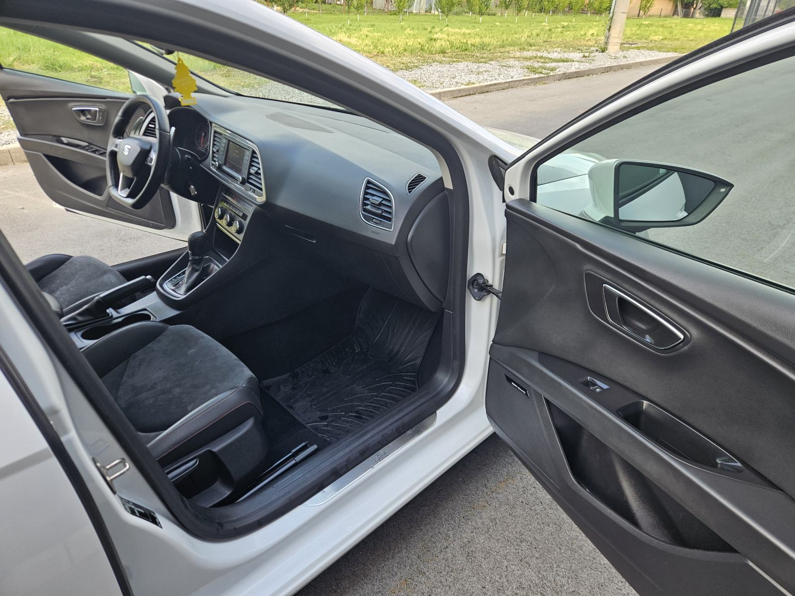 Seat Leon 2,0 TDI FR, fotografija 11