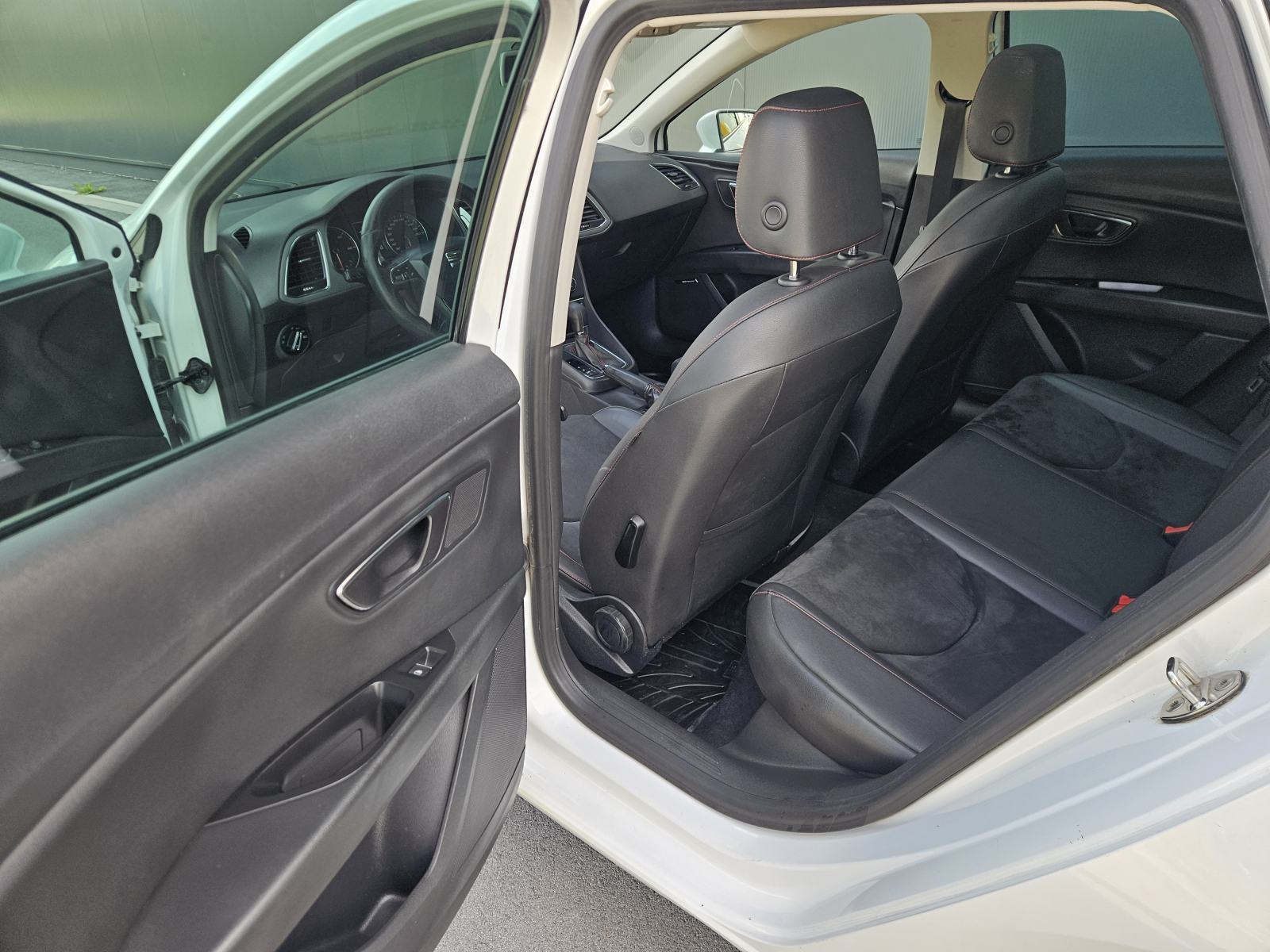 Seat Leon 2,0 TDI FR, fotografija 9